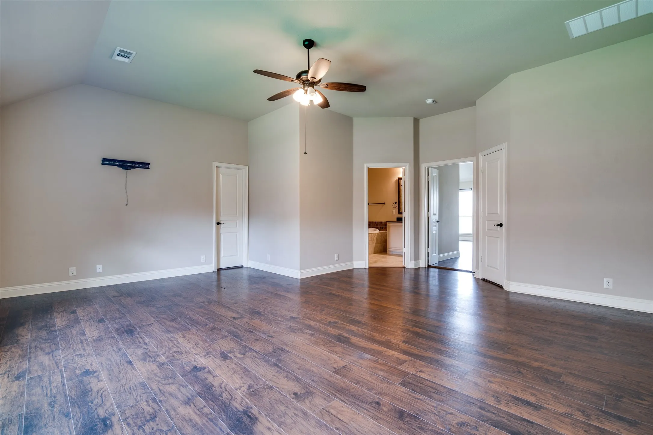 Single Family Residence For Rent in Kaufman County , 1813 Chadwick Lane, Forney, Texas 75126, 3 Bedroom, 2 Bathroom, 3 Garage spaces, 2,202 Sqft, built in 2018, mls#21400809, Real Estate Agent in Forney, Homes For Rent in Kaufman county, Homes For Rent in Forney, Realtor in Forney Texas, Real Estate Brokerage Independent Realty Texas, Luminita Cordes Realtor