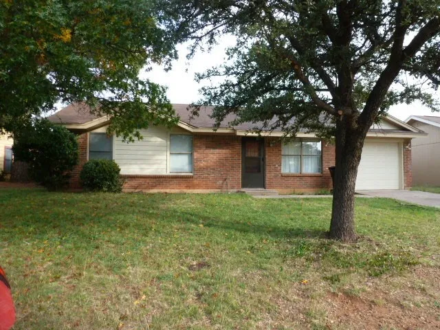 Single Family Residence For Rent in Taylor County , 1318 BAYLOR, Abilene, Texas 79602, 3 Bedroom, 1 Bathroom, 1 Garage spaces, 888 Sqft, built in 1983, mls#21400808, Real Estate Agent in Abilene, Homes For Rent in Taylor county, Homes For Rent in Abilene, Realtor in Abilene Texas, Real Estate Brokerage Independent Realty Texas, Luminita Cordes Realtor