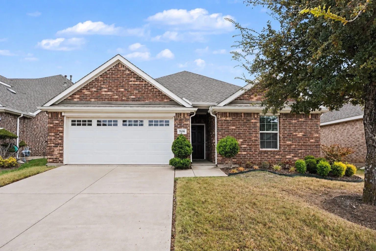Single Family Residence For Sale in Ellis County , 2606 Middleton Road, Glenn Heights, Texas 75154, 3 Bedroom, 2 Bathroom, 2 Garage spaces, 1,871 Sqft, built in 2018, mls#21398127, Real Estate Agent in Glenn Heights, Homes For Sale in Ellis county, Homes For Sale in Glenn Heights, Realtor in Glenn Heights Texas, Real Estate Brokerage Independent Realty Texas, Luminita Cordes Realtor