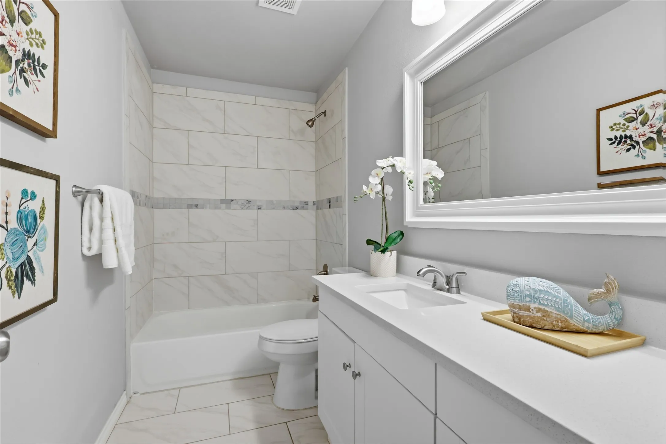 Single Family Residence For Sale in Tarrant County , 2114 Brookshire Street, Arlington, Texas 76010, 3 Bedroom, 2 Bathroom, 1 Garage spaces, 1,173 Sqft, built in 1959, mls#21400800, Real Estate Agent in Arlington, Homes For Sale in Tarrant county, Homes For Sale in Arlington, Realtor in Arlington Texas, Real Estate Brokerage Independent Realty Texas, Luminita Cordes Realtor