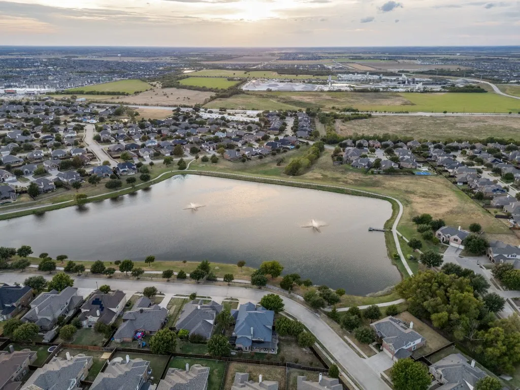 Single Family Residence For Sale in Collin County , 2603 Stallions Lane, Celina, Texas 75009, 5 Bedroom, 4 Bathroom, 3 Garage spaces, 3,873 Sqft, built in 2007, mls#21397443, Real Estate Agent in Celina, Homes For Sale in Collin county, Homes For Sale in Celina, Realtor in Celina Texas, Real Estate Brokerage Independent Realty Texas, Luminita Cordes Realtor