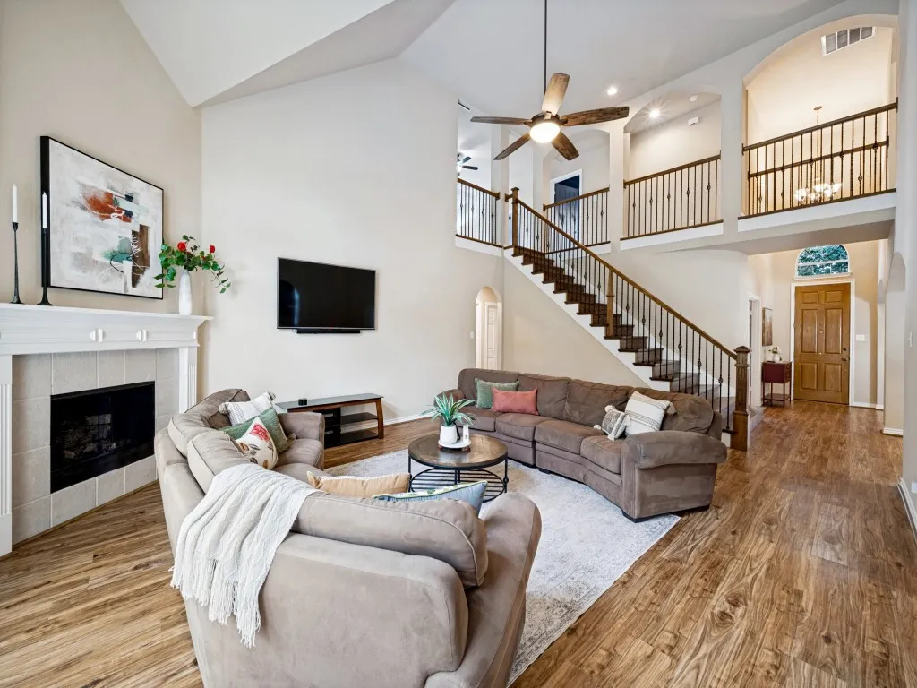 Single Family Residence For Sale in Collin County , 2603 Stallions Lane, Celina, Texas 75009, 5 Bedroom, 4 Bathroom, 3 Garage spaces, 3,873 Sqft, built in 2007, mls#21397443, Real Estate Agent in Celina, Homes For Sale in Collin county, Homes For Sale in Celina, Realtor in Celina Texas, Real Estate Brokerage Independent Realty Texas, Luminita Cordes Realtor