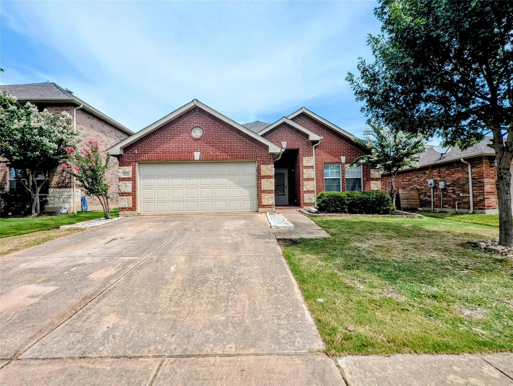 Single Family Residence For Rent in Tarrant County , 2221 Cavalry Drive, Fort Worth, Texas 76177, 3 Bedroom, 2 Bathroom, 2 Garage spaces, 1,647 Sqft, built in 2008, mls#21400811, Real Estate Agent in Fort Worth, Homes For Rent in Tarrant county, Homes For Rent in Fort Worth, Realtor in Fort Worth Texas, Real Estate Brokerage Independent Realty Texas, Luminita Cordes Realtor