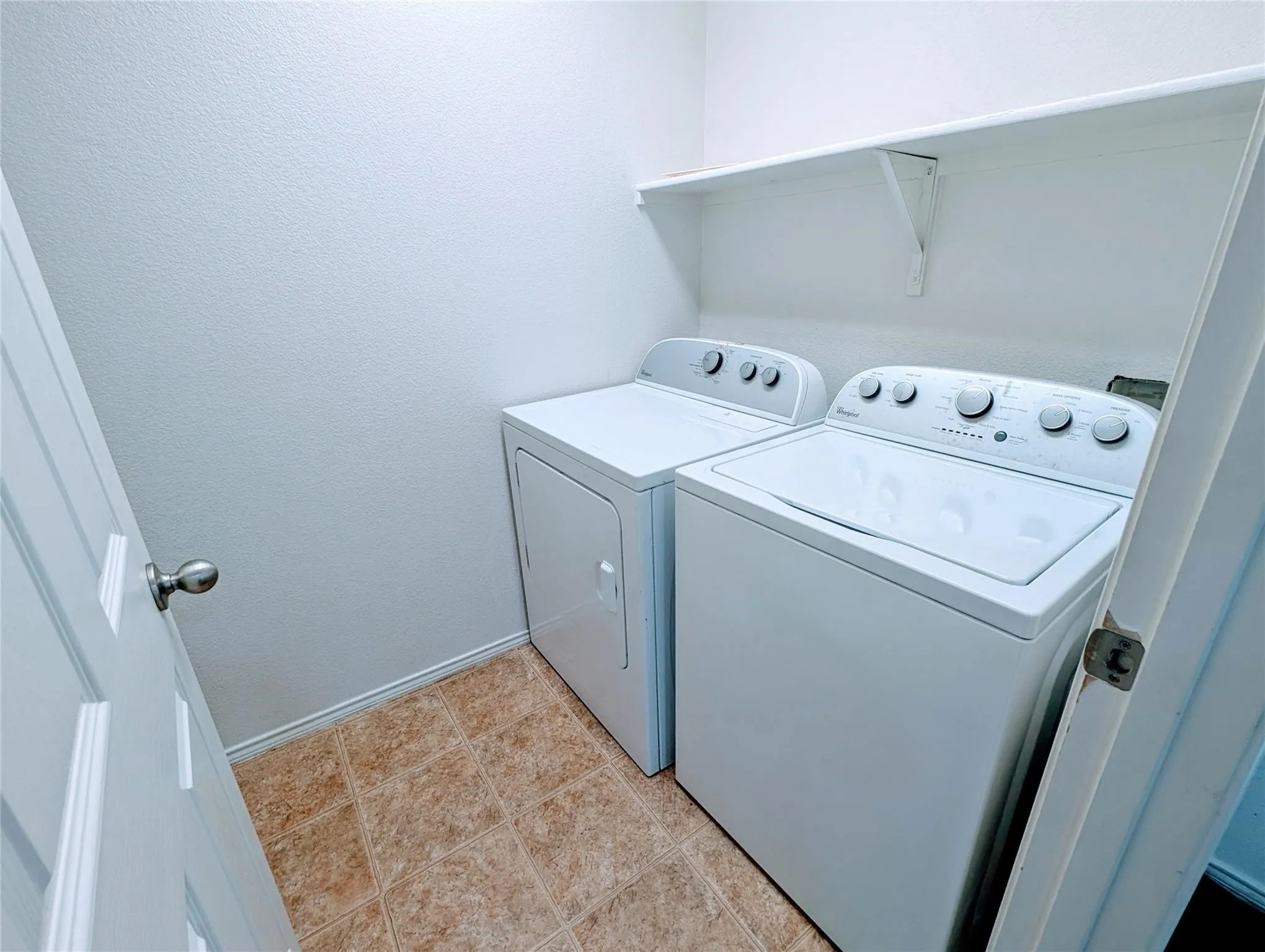 Single Family Residence For Rent in Tarrant County , 2221 Cavalry Drive, Fort Worth, Texas 76177, 3 Bedroom, 2 Bathroom, 2 Garage spaces, 1,647 Sqft, built in 2008, mls#21400811, Real Estate Agent in Fort Worth, Homes For Rent in Tarrant county, Homes For Rent in Fort Worth, Realtor in Fort Worth Texas, Real Estate Brokerage Independent Realty Texas, Luminita Cordes Realtor