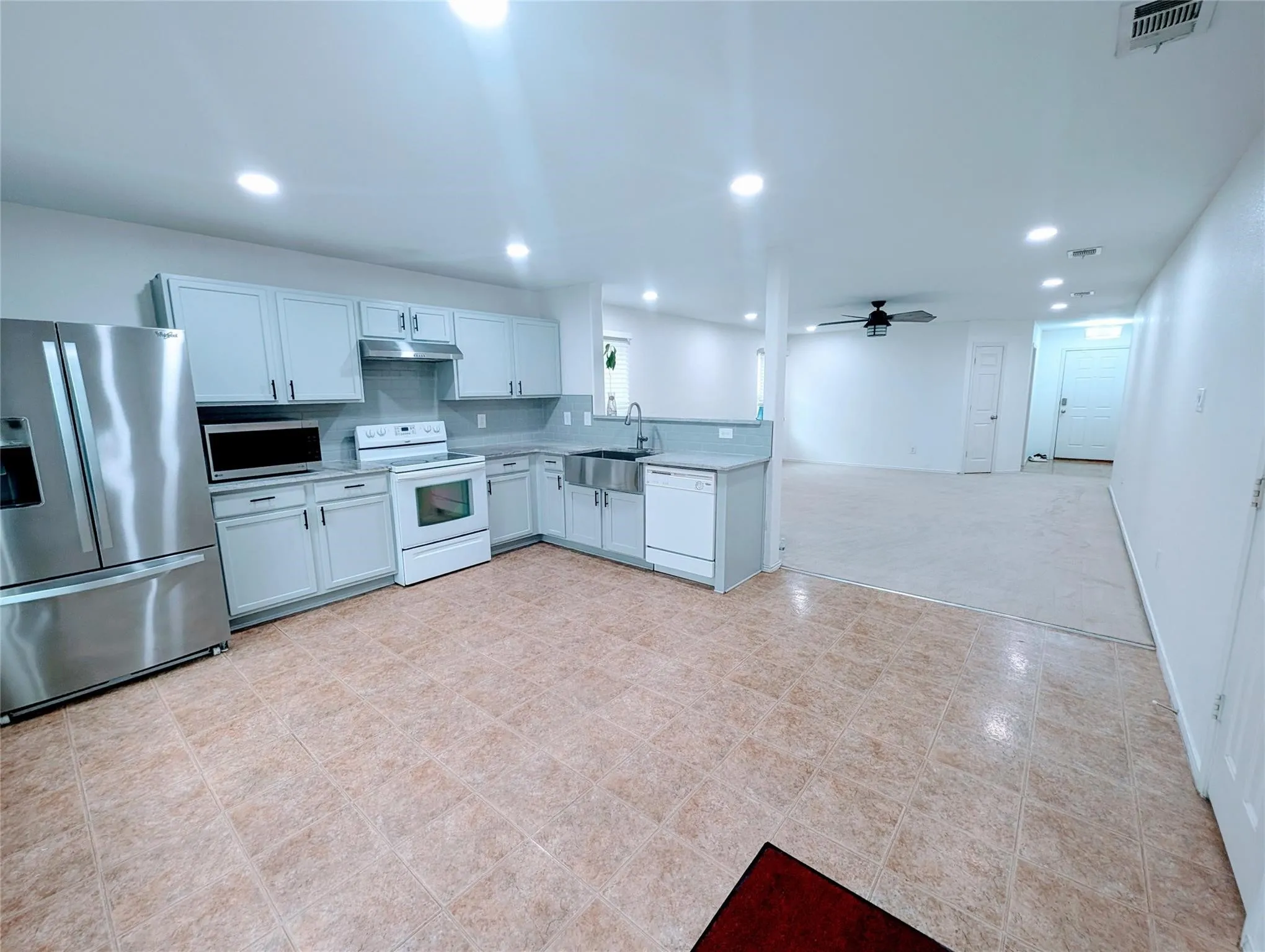 Single Family Residence For Rent in Tarrant County , 2221 Cavalry Drive, Fort Worth, Texas 76177, 3 Bedroom, 2 Bathroom, 2 Garage spaces, 1,647 Sqft, built in 2008, mls#21400811, Real Estate Agent in Fort Worth, Homes For Rent in Tarrant county, Homes For Rent in Fort Worth, Realtor in Fort Worth Texas, Real Estate Brokerage Independent Realty Texas, Luminita Cordes Realtor