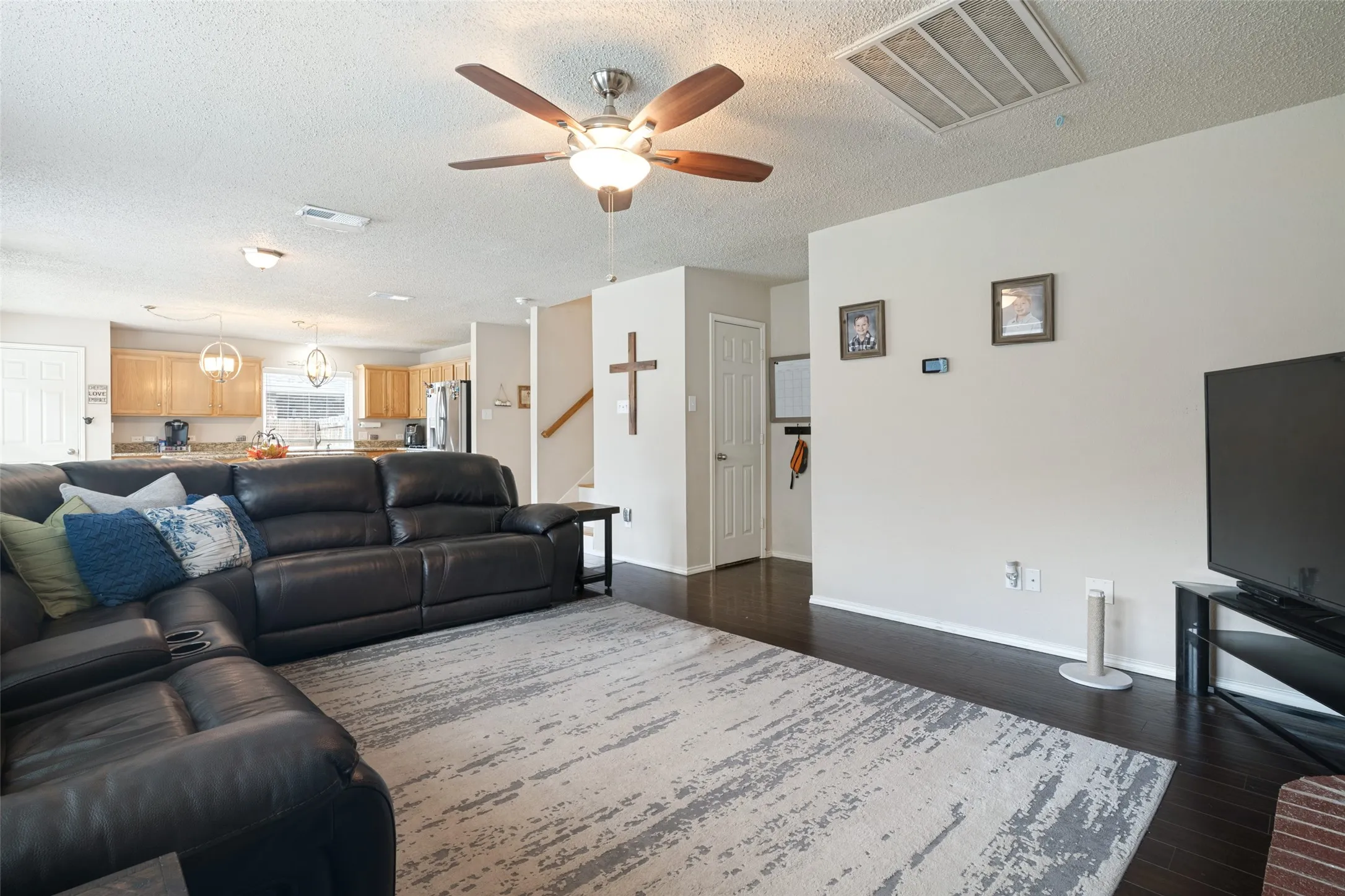 Single Family Residence For Sale in Collin County , 7321 Vista Ridge Lane, Sachse, Texas 75048, 4 Bedroom, 3 Bathroom, 2 Garage spaces, 2,107 Sqft, built in 1999, mls#21400814, Real Estate Agent in Sachse, Homes For Sale in Collin county, Homes For Sale in Sachse, Realtor in Sachse Texas, Real Estate Brokerage Independent Realty Texas, Luminita Cordes Realtor