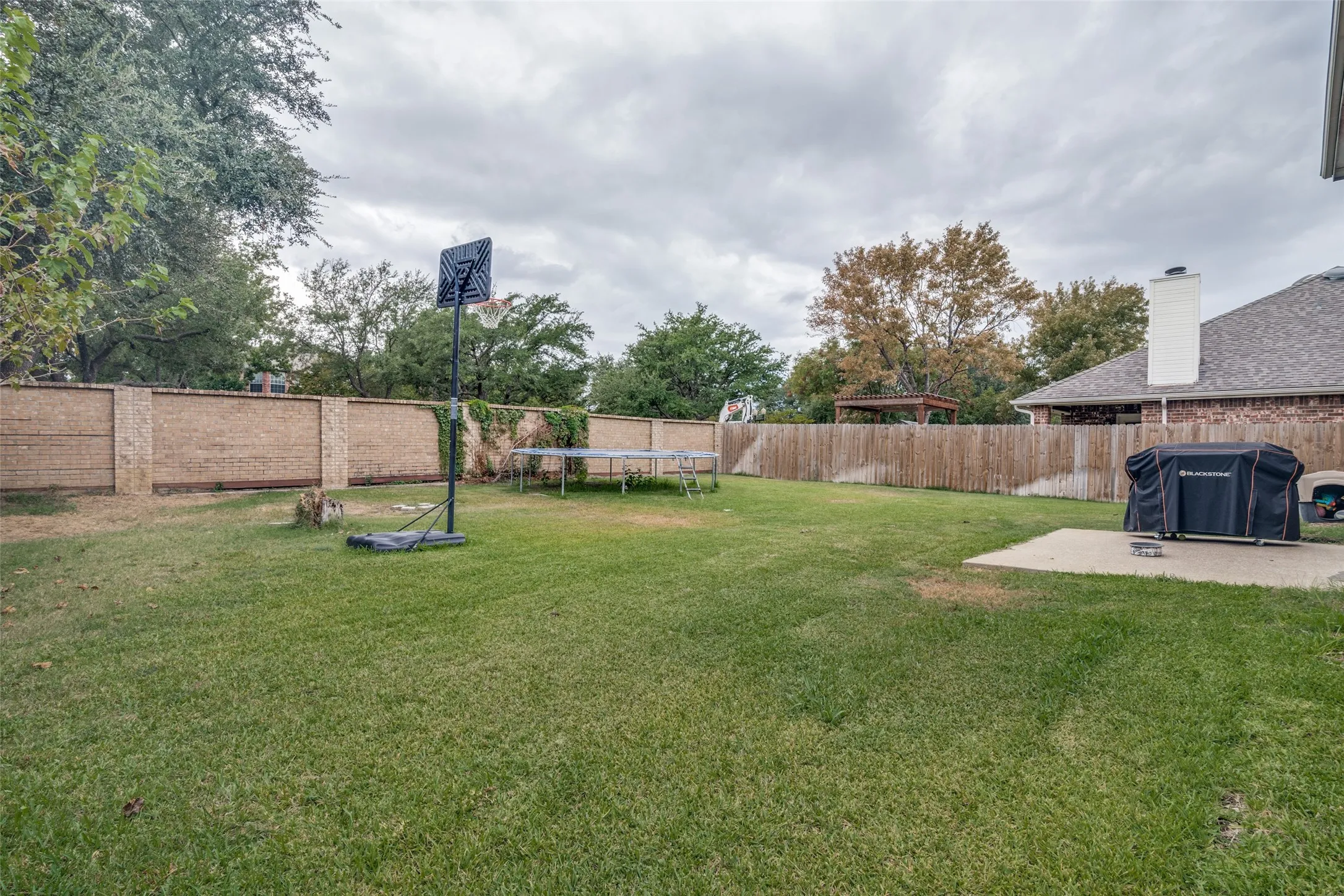 Single Family Residence For Sale in Collin County , 7321 Vista Ridge Lane, Sachse, Texas 75048, 4 Bedroom, 3 Bathroom, 2 Garage spaces, 2,107 Sqft, built in 1999, mls#21400814, Real Estate Agent in Sachse, Homes For Sale in Collin county, Homes For Sale in Sachse, Realtor in Sachse Texas, Real Estate Brokerage Independent Realty Texas, Luminita Cordes Realtor