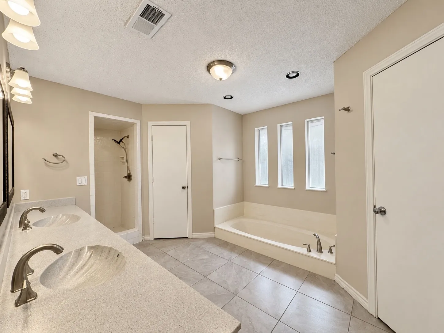 Single Family Residence For Rent in Collin County , 3620 Teakwood Lane, Plano, Texas 75075, 4 Bedroom, 3 Bathroom, 2 Garage spaces, 2,699 Sqft, built in 1980, mls#21398564, Real Estate Agent in Plano, Homes For Rent in Collin county, Homes For Rent in Plano, Realtor in Plano Texas, Real Estate Brokerage Independent Realty Texas, Luminita Cordes Realtor