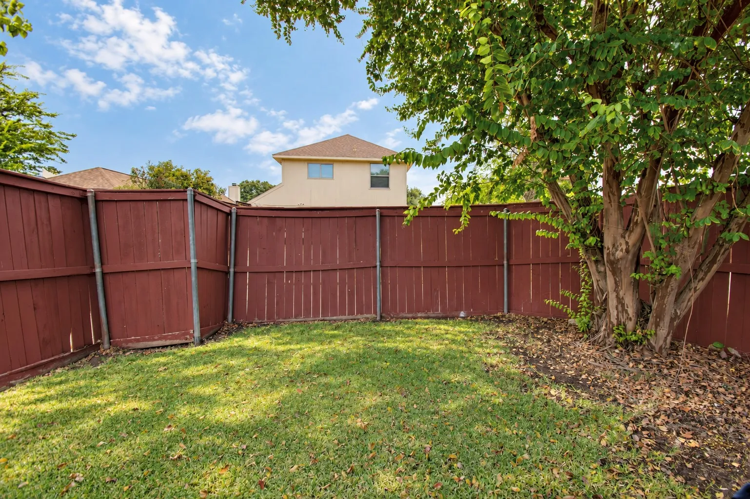 Single Family Residence For Sale in Dallas County , 1733 Wheatfield Drive, Mesquite, Texas 75149, 3 Bedroom, 2 Bathroom, 2 Garage spaces, 1,397 Sqft, built in 1985, mls#21399369, Real Estate Agent in Mesquite, Homes For Sale in Dallas county, Homes For Sale in Mesquite, Realtor in Mesquite Texas, Real Estate Brokerage Independent Realty Texas, Luminita Cordes Realtor