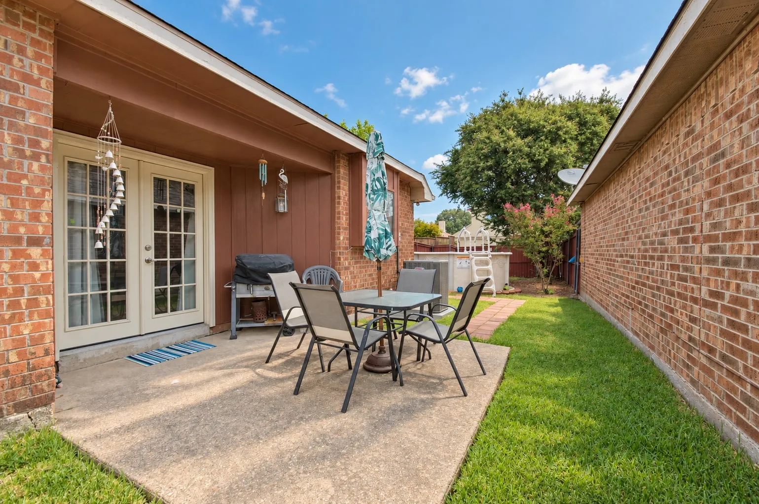 Single Family Residence For Sale in Dallas County , 1733 Wheatfield Drive, Mesquite, Texas 75149, 3 Bedroom, 2 Bathroom, 2 Garage spaces, 1,397 Sqft, built in 1985, mls#21399369, Real Estate Agent in Mesquite, Homes For Sale in Dallas county, Homes For Sale in Mesquite, Realtor in Mesquite Texas, Real Estate Brokerage Independent Realty Texas, Luminita Cordes Realtor