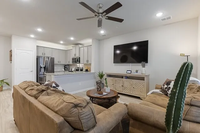Townhouse For Rent in Dallas County , 2728 Baneberry Lane, Mesquite, Texas 75150, 3 Bedroom, 3 Bathroom, 2 Garage spaces, 1,484 Sqft, built in 2021, mls#21397948, Real Estate Agent in Mesquite, Homes For Rent in Dallas county, Homes For Rent in Mesquite, Realtor in Mesquite Texas, Real Estate Brokerage Independent Realty Texas, Luminita Cordes Realtor