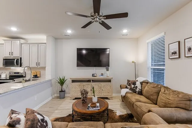 Townhouse For Rent in Dallas County , 2728 Baneberry Lane, Mesquite, Texas 75150, 3 Bedroom, 3 Bathroom, 2 Garage spaces, 1,484 Sqft, built in 2021, mls#21397948, Real Estate Agent in Mesquite, Homes For Rent in Dallas county, Homes For Rent in Mesquite, Realtor in Mesquite Texas, Real Estate Brokerage Independent Realty Texas, Luminita Cordes Realtor