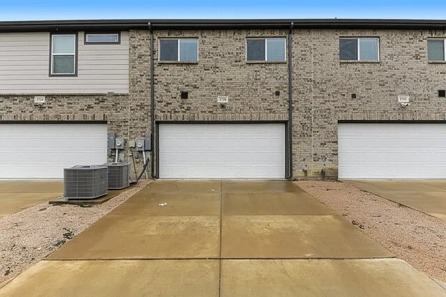 Townhouse For Rent in Dallas County , 2728 Baneberry Lane, Mesquite, Texas 75150, 3 Bedroom, 3 Bathroom, 2 Garage spaces, 1,484 Sqft, built in 2021, mls#21397948, Real Estate Agent in Mesquite, Homes For Rent in Dallas county, Homes For Rent in Mesquite, Realtor in Mesquite Texas, Real Estate Brokerage Independent Realty Texas, Luminita Cordes Realtor