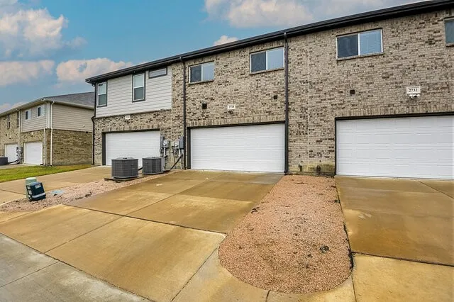Townhouse For Rent in Dallas County , 2728 Baneberry Lane, Mesquite, Texas 75150, 3 Bedroom, 3 Bathroom, 2 Garage spaces, 1,484 Sqft, built in 2021, mls#21397948, Real Estate Agent in Mesquite, Homes For Rent in Dallas county, Homes For Rent in Mesquite, Realtor in Mesquite Texas, Real Estate Brokerage Independent Realty Texas, Luminita Cordes Realtor
