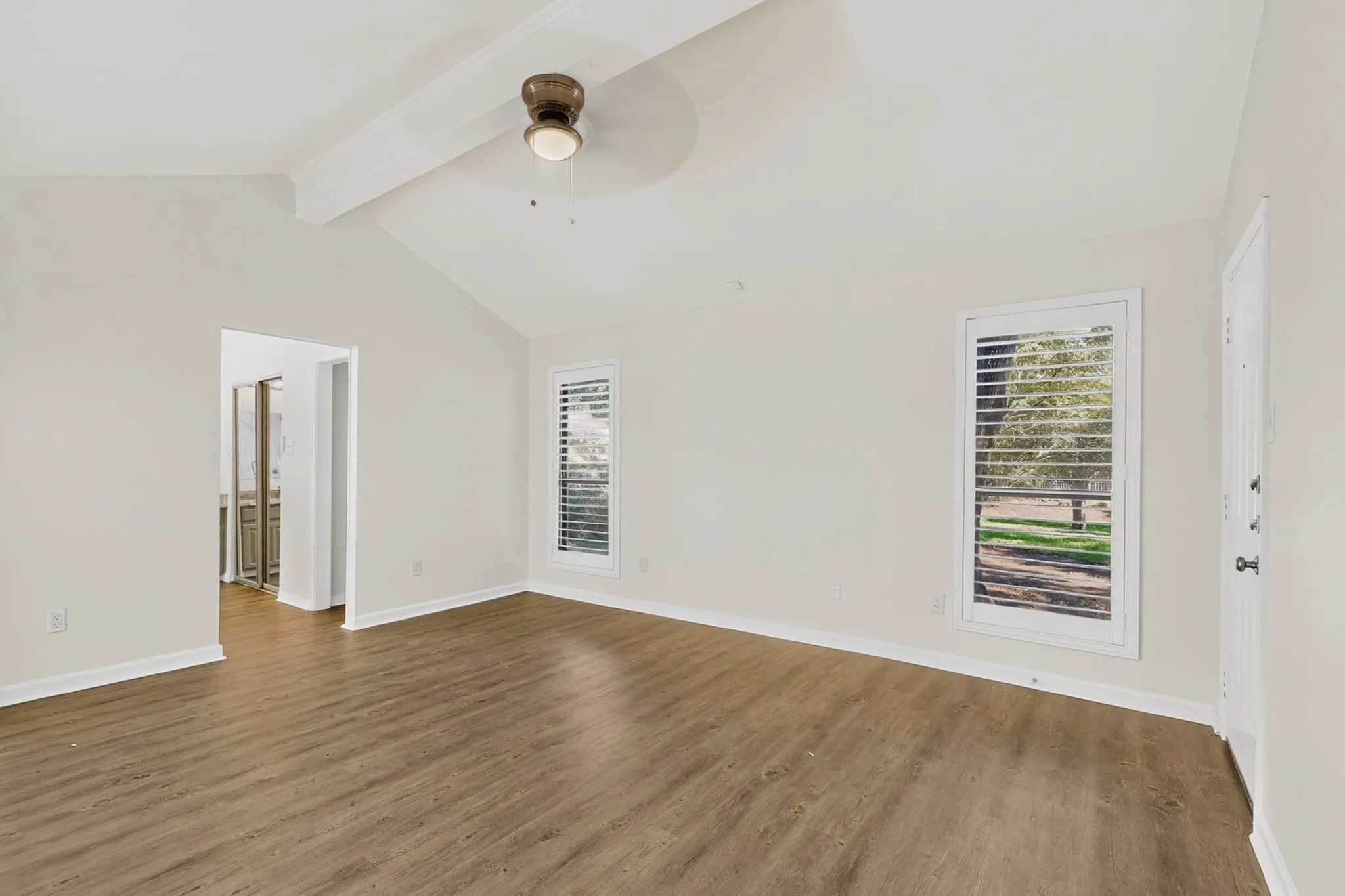 Single Family Residence For Rent in Dallas County , 2707 Belmeade Drive, Carrollton, Texas 75006, 2 Bedroom, 2 Bathroom, 2 Garage spaces, 1,430 Sqft, built in 1981, mls#21400790, Real Estate Agent in Carrollton, Homes For Rent in Dallas county, Homes For Rent in Carrollton, Realtor in Carrollton Texas, Real Estate Brokerage Independent Realty Texas, Luminita Cordes Realtor