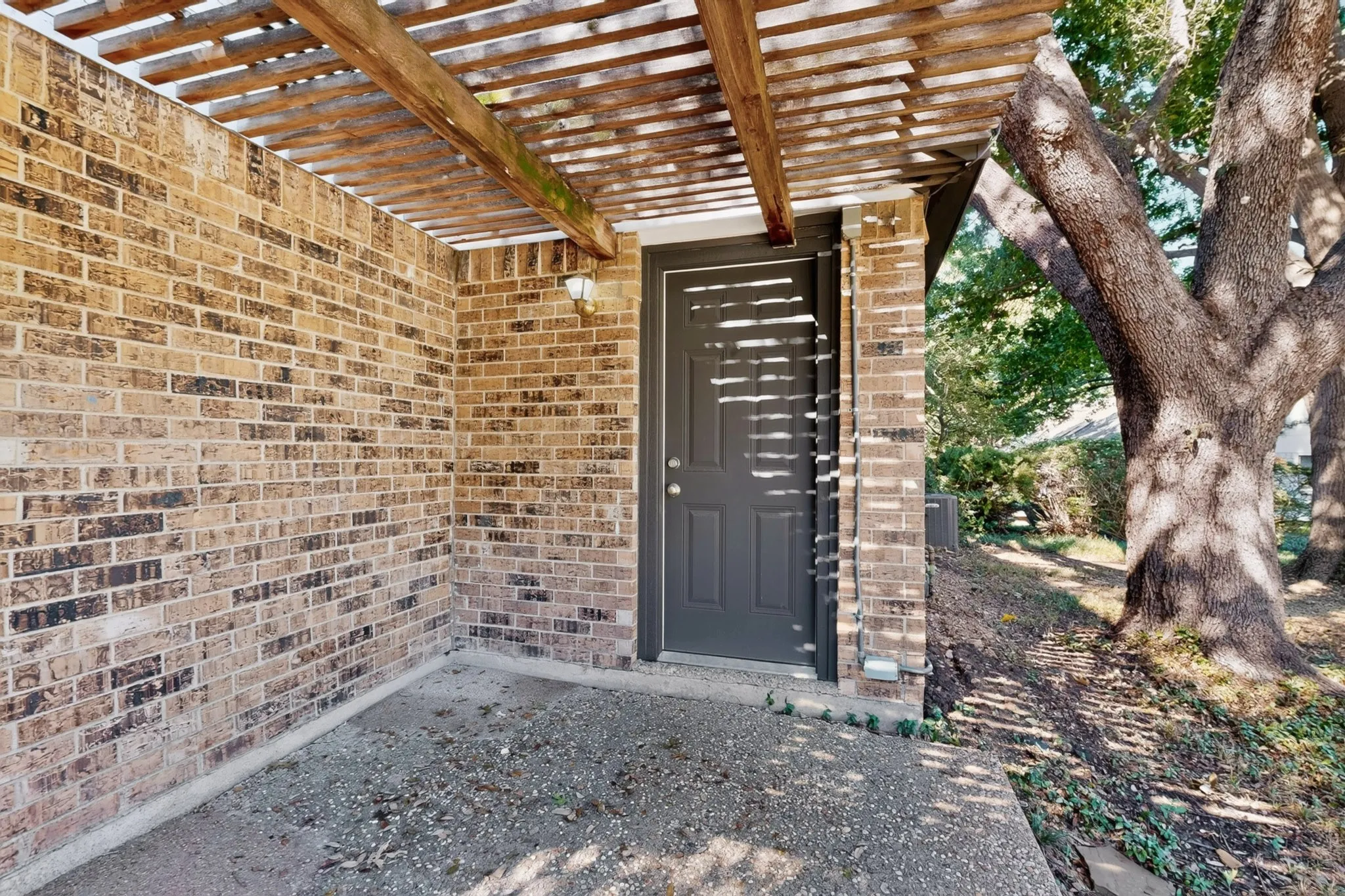 Single Family Residence For Rent in Dallas County , 2707 Belmeade Drive, Carrollton, Texas 75006, 2 Bedroom, 2 Bathroom, 2 Garage spaces, 1,430 Sqft, built in 1981, mls#21400790, Real Estate Agent in Carrollton, Homes For Rent in Dallas county, Homes For Rent in Carrollton, Realtor in Carrollton Texas, Real Estate Brokerage Independent Realty Texas, Luminita Cordes Realtor