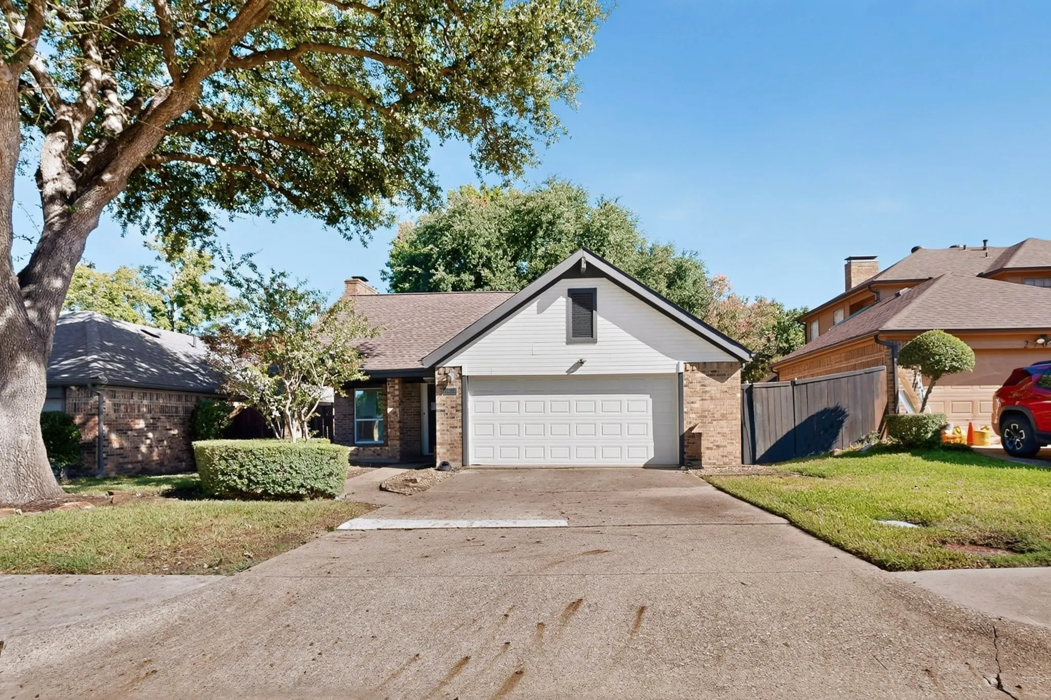 Single Family Residence For Rent in Dallas County , 2707 Belmeade Drive, Carrollton, Texas 75006, 2 Bedroom, 2 Bathroom, 2 Garage spaces, 1,430 Sqft, built in 1981, mls#21400790, Real Estate Agent in Carrollton, Homes For Rent in Dallas county, Homes For Rent in Carrollton, Realtor in Carrollton Texas, Real Estate Brokerage Independent Realty Texas, Luminita Cordes Realtor