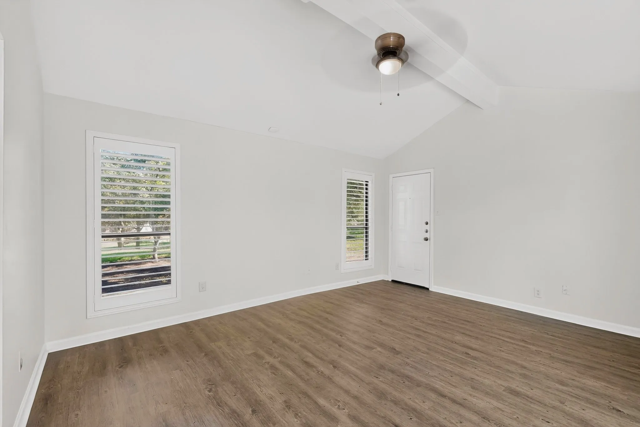Single Family Residence For Rent in Dallas County , 2707 Belmeade Drive, Carrollton, Texas 75006, 2 Bedroom, 2 Bathroom, 2 Garage spaces, 1,430 Sqft, built in 1981, mls#21400790, Real Estate Agent in Carrollton, Homes For Rent in Dallas county, Homes For Rent in Carrollton, Realtor in Carrollton Texas, Real Estate Brokerage Independent Realty Texas, Luminita Cordes Realtor