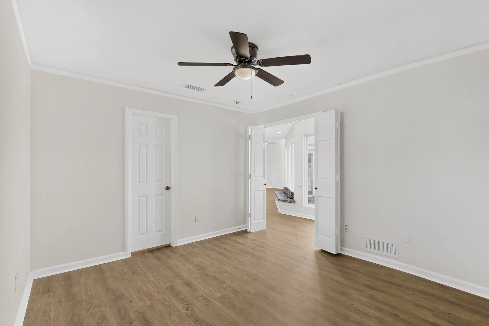 Single Family Residence For Rent in Dallas County , 2707 Belmeade Drive, Carrollton, Texas 75006, 2 Bedroom, 2 Bathroom, 2 Garage spaces, 1,430 Sqft, built in 1981, mls#21400790, Real Estate Agent in Carrollton, Homes For Rent in Dallas county, Homes For Rent in Carrollton, Realtor in Carrollton Texas, Real Estate Brokerage Independent Realty Texas, Luminita Cordes Realtor