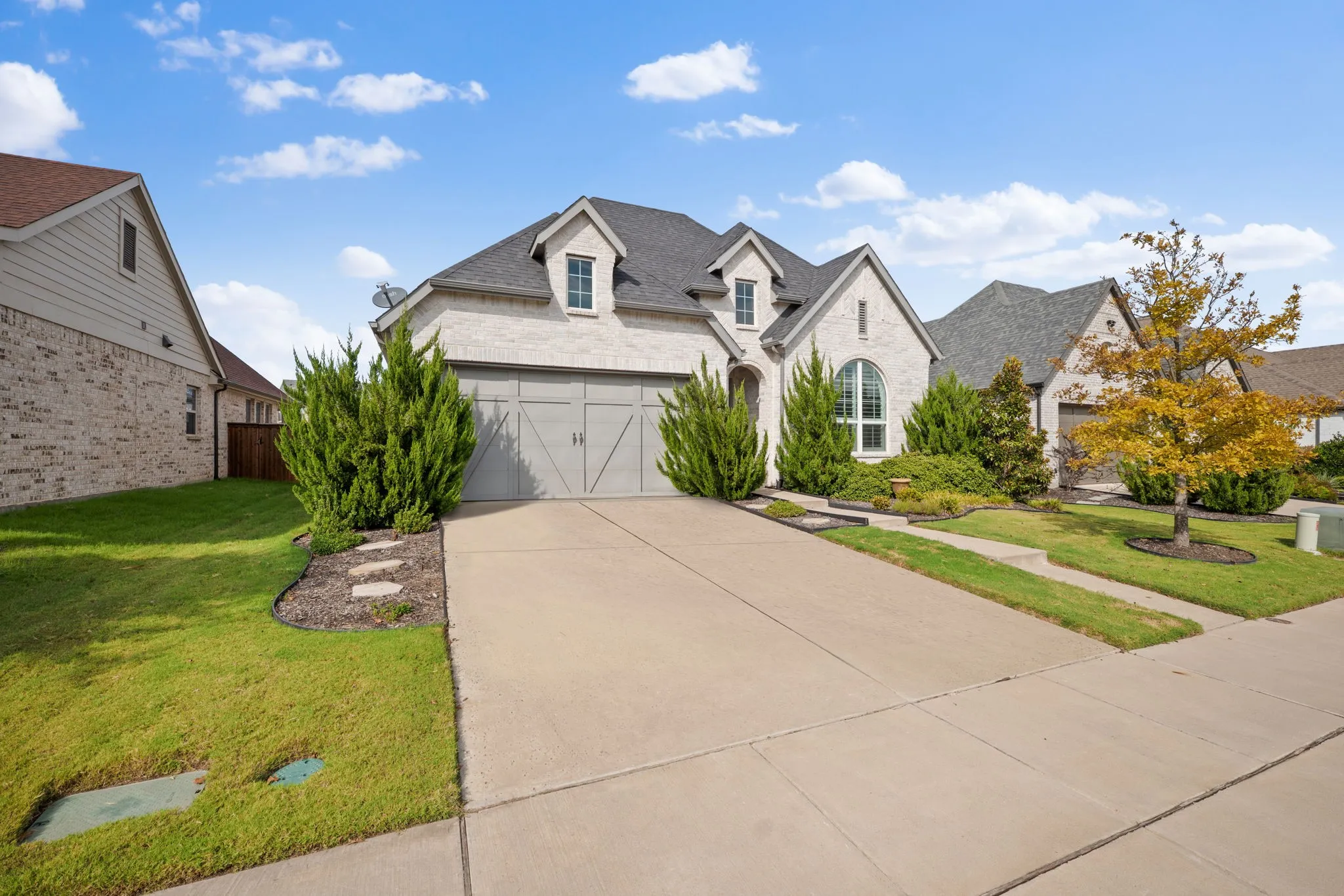 Single Family Residence For Sale in Grayson County , 1912 Mcdougall Creek, Van Alstyne, Texas 75495, 4 Bedroom, 3 Bathroom, 2 Garage spaces, 2,305 Sqft, built in 2021, mls#21398962, Real Estate Agent in Van Alstyne, Homes For Sale in Grayson county, Homes For Sale in Van Alstyne, Realtor in Van Alstyne Texas, Real Estate Brokerage Independent Realty Texas, Luminita Cordes Realtor
