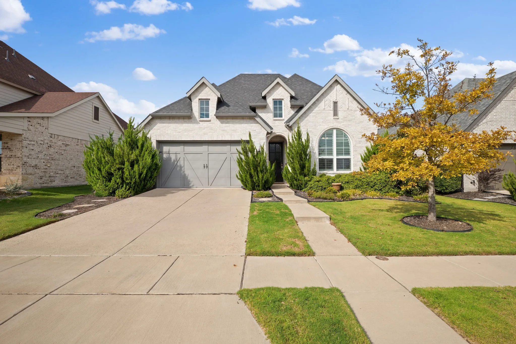 Single Family Residence For Sale in Grayson County , 1912 Mcdougall Creek, Van Alstyne, Texas 75495, 4 Bedroom, 3 Bathroom, 2 Garage spaces, 2,305 Sqft, built in 2021, mls#21398962, Real Estate Agent in Van Alstyne, Homes For Sale in Grayson county, Homes For Sale in Van Alstyne, Realtor in Van Alstyne Texas, Real Estate Brokerage Independent Realty Texas, Luminita Cordes Realtor