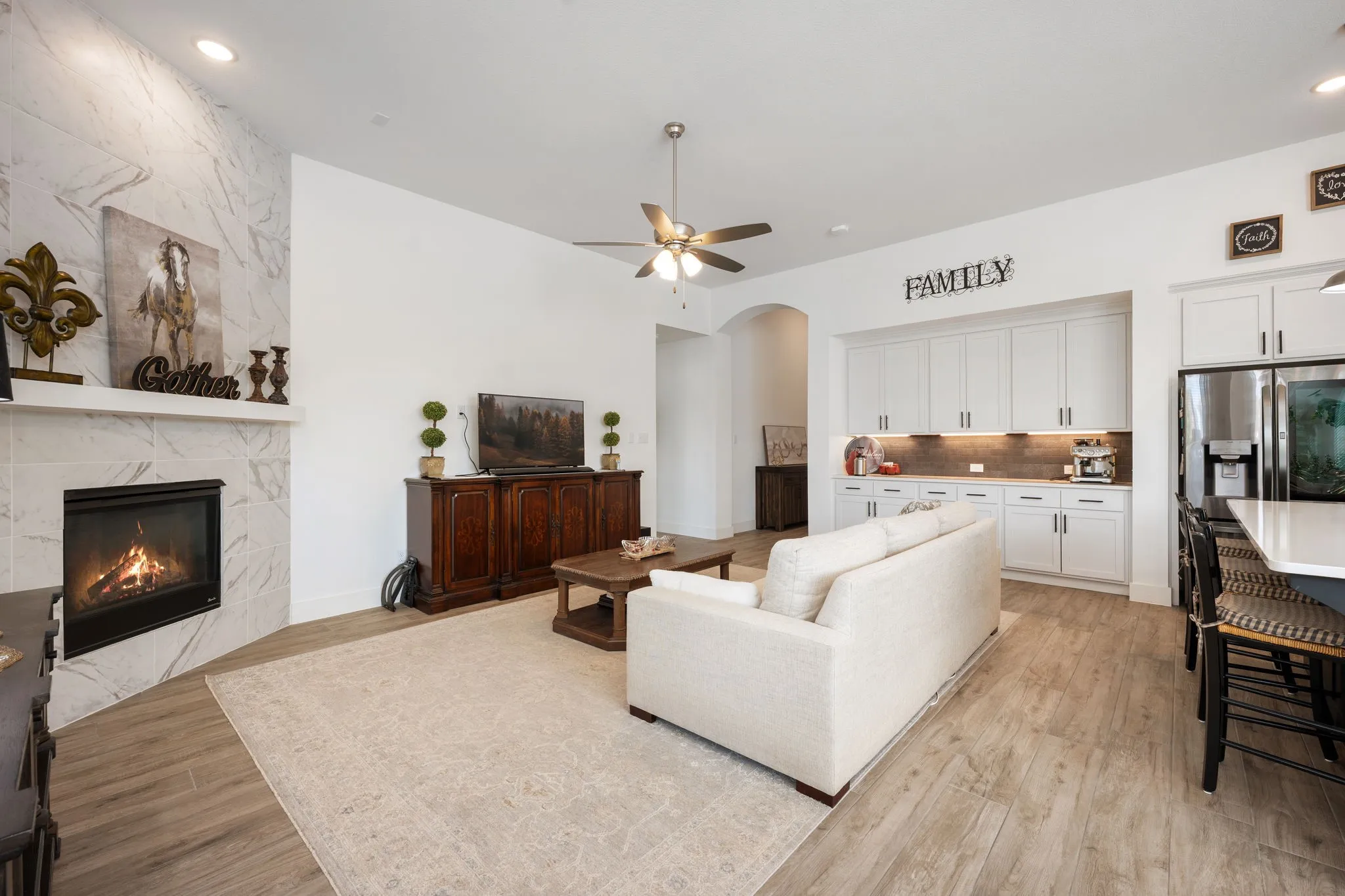 Single Family Residence For Sale in Grayson County , 1912 Mcdougall Creek, Van Alstyne, Texas 75495, 4 Bedroom, 3 Bathroom, 2 Garage spaces, 2,305 Sqft, built in 2021, mls#21398962, Real Estate Agent in Van Alstyne, Homes For Sale in Grayson county, Homes For Sale in Van Alstyne, Realtor in Van Alstyne Texas, Real Estate Brokerage Independent Realty Texas, Luminita Cordes Realtor