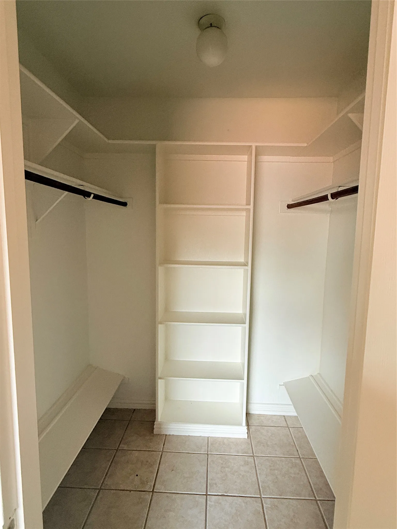 Single Family Residence For Rent in Collin County , 558 Ridgemont Drive, Allen, Texas 75002, 3 Bedroom, 2 Bathroom, Garage spaces, 1,708 Sqft, built in 1977, mls#21398627, Real Estate Agent in Allen, Homes For Rent in Collin county, Homes For Rent in Allen, Realtor in Allen Texas, Real Estate Brokerage Independent Realty Texas, Luminita Cordes Realtor