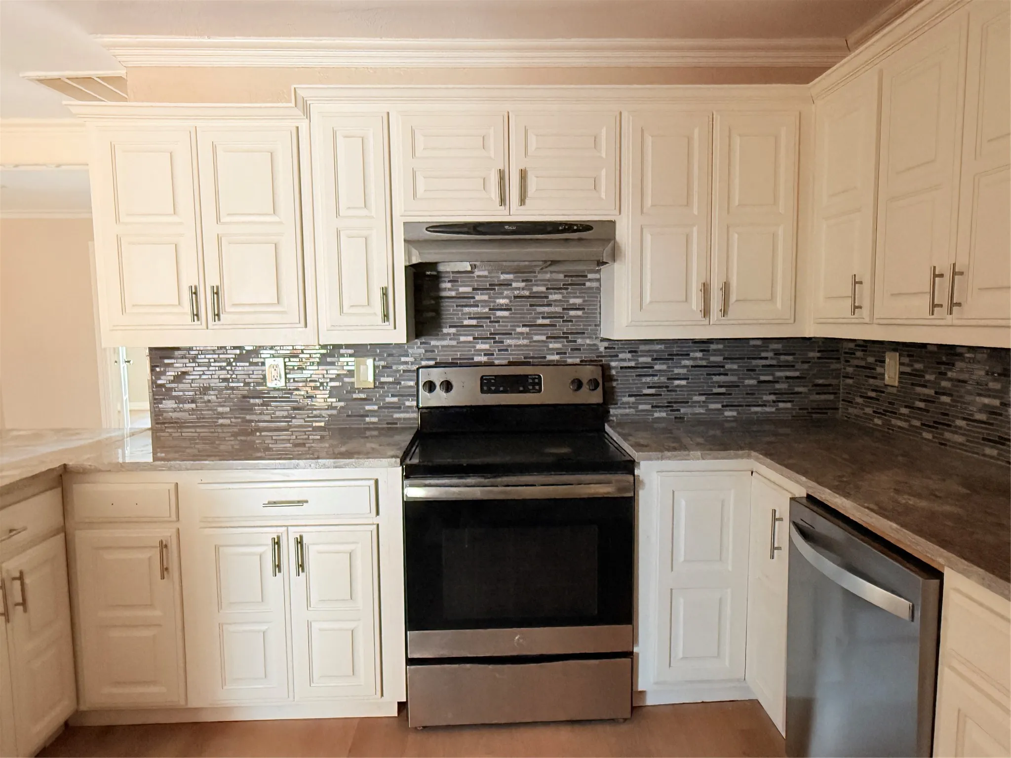 Single Family Residence For Rent in Collin County , 558 Ridgemont Drive, Allen, Texas 75002, 3 Bedroom, 2 Bathroom, Garage spaces, 1,708 Sqft, built in 1977, mls#21398627, Real Estate Agent in Allen, Homes For Rent in Collin county, Homes For Rent in Allen, Realtor in Allen Texas, Real Estate Brokerage Independent Realty Texas, Luminita Cordes Realtor