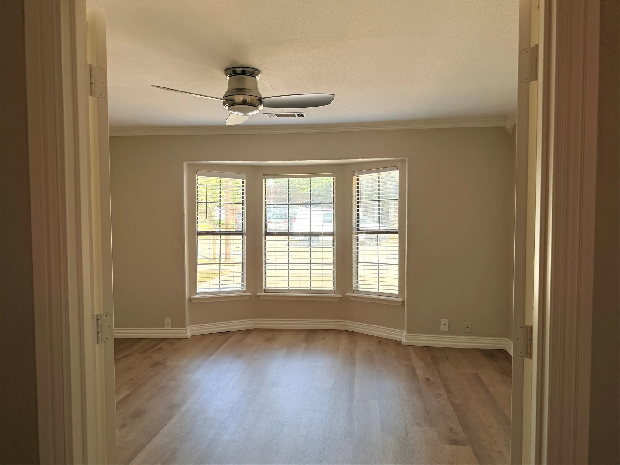 Single Family Residence For Rent in Collin County , 558 Ridgemont Drive, Allen, Texas 75002, 3 Bedroom, 2 Bathroom, Garage spaces, 1,708 Sqft, built in 1977, mls#21398627, Real Estate Agent in Allen, Homes For Rent in Collin county, Homes For Rent in Allen, Realtor in Allen Texas, Real Estate Brokerage Independent Realty Texas, Luminita Cordes Realtor