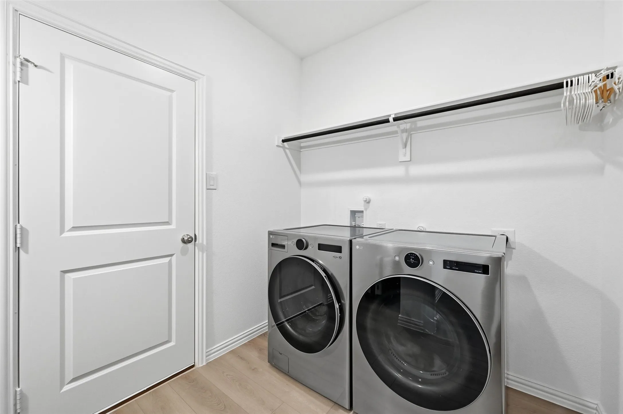 Townhouse For Sale in Tarrant County , 634 Blue Ridge Drive, Mansfield, Texas 76063, 3 Bedroom, 3 Bathroom, 2 Garage spaces, 1,700 Sqft, built in 2024, mls#21392836, Real Estate Agent in Mansfield, Homes For Sale in Tarrant county, Homes For Sale in Mansfield, Realtor in Mansfield Texas, Real Estate Brokerage Independent Realty Texas, Luminita Cordes Realtor