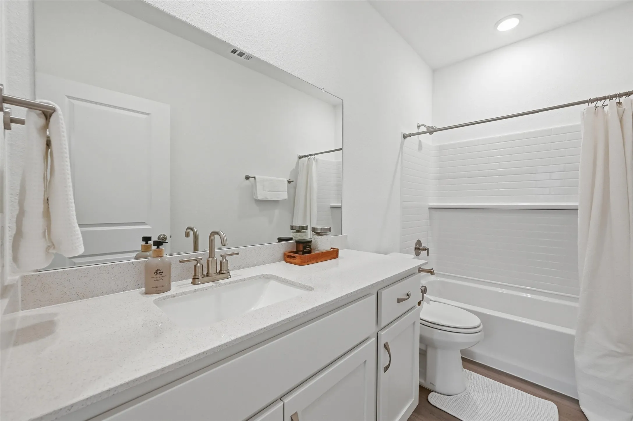 Townhouse For Sale in Tarrant County , 634 Blue Ridge Drive, Mansfield, Texas 76063, 3 Bedroom, 3 Bathroom, 2 Garage spaces, 1,700 Sqft, built in 2024, mls#21392836, Real Estate Agent in Mansfield, Homes For Sale in Tarrant county, Homes For Sale in Mansfield, Realtor in Mansfield Texas, Real Estate Brokerage Independent Realty Texas, Luminita Cordes Realtor