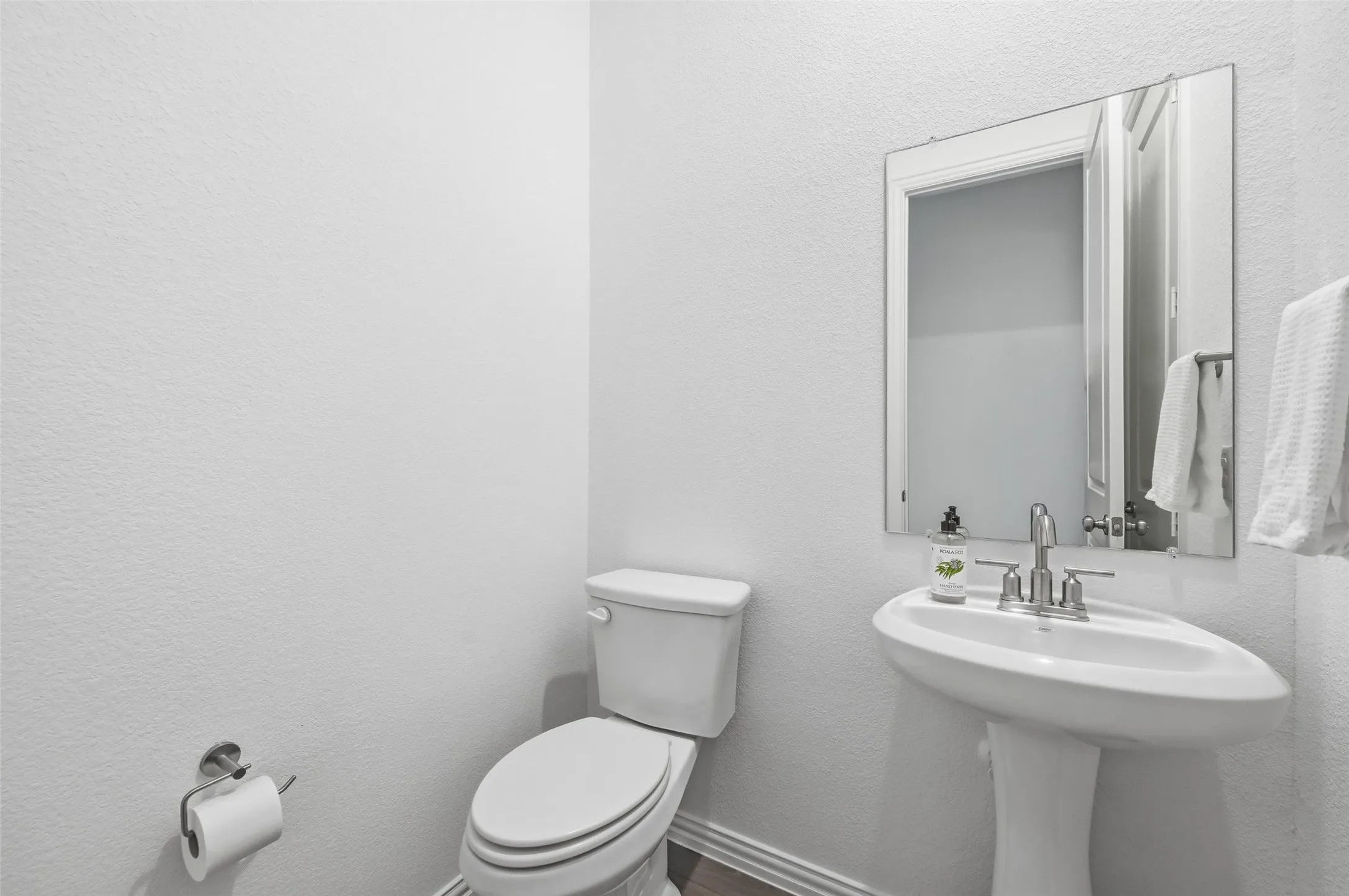 Townhouse For Sale in Tarrant County , 634 Blue Ridge Drive, Mansfield, Texas 76063, 3 Bedroom, 3 Bathroom, 2 Garage spaces, 1,700 Sqft, built in 2024, mls#21392836, Real Estate Agent in Mansfield, Homes For Sale in Tarrant county, Homes For Sale in Mansfield, Realtor in Mansfield Texas, Real Estate Brokerage Independent Realty Texas, Luminita Cordes Realtor