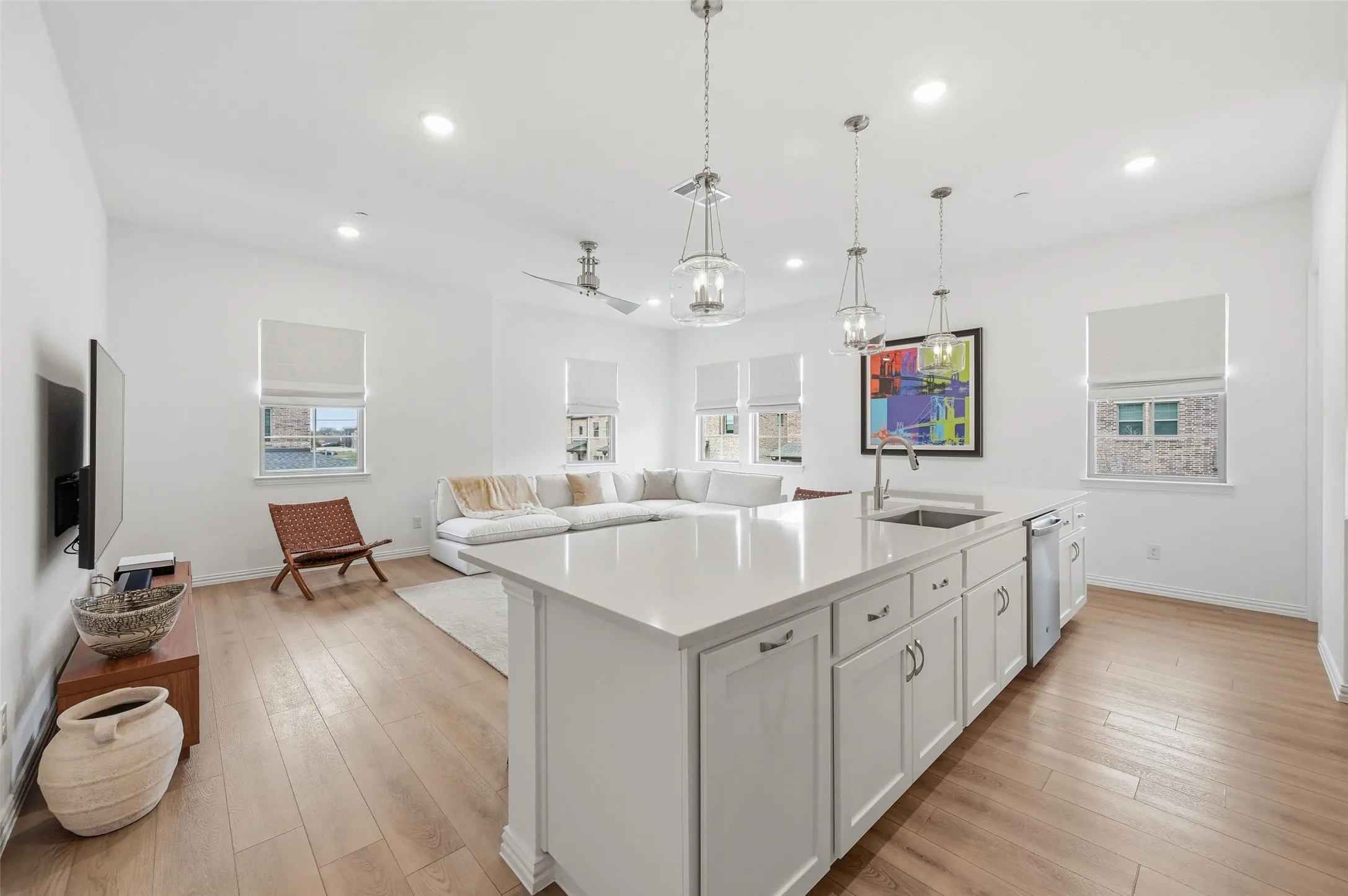 Townhouse For Sale in Tarrant County , 634 Blue Ridge Drive, Mansfield, Texas 76063, 3 Bedroom, 3 Bathroom, 2 Garage spaces, 1,700 Sqft, built in 2024, mls#21392836, Real Estate Agent in Mansfield, Homes For Sale in Tarrant county, Homes For Sale in Mansfield, Realtor in Mansfield Texas, Real Estate Brokerage Independent Realty Texas, Luminita Cordes Realtor