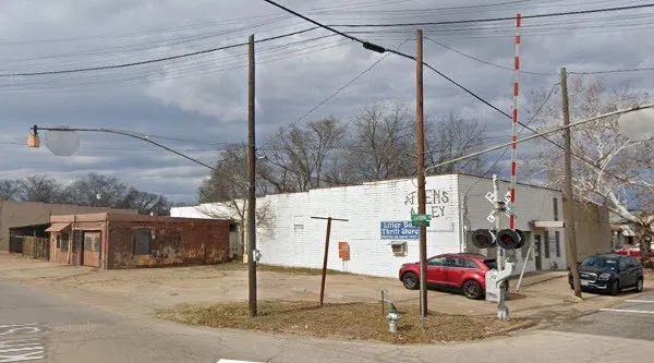 Business For Sale in Henderson County , 303 N PRAIRIEVILLE Street, Athens, Texas 75751, 0, 0, Garage spaces, 6,500 Sqft, built in 1943, mls#21328323, Real Estate Agent in Athens, Homes For Sale in Henderson county, Homes For Sale in Athens, Realtor in Athens Texas, Real Estate Brokerage Independent Realty Texas, Luminita Cordes Realtor