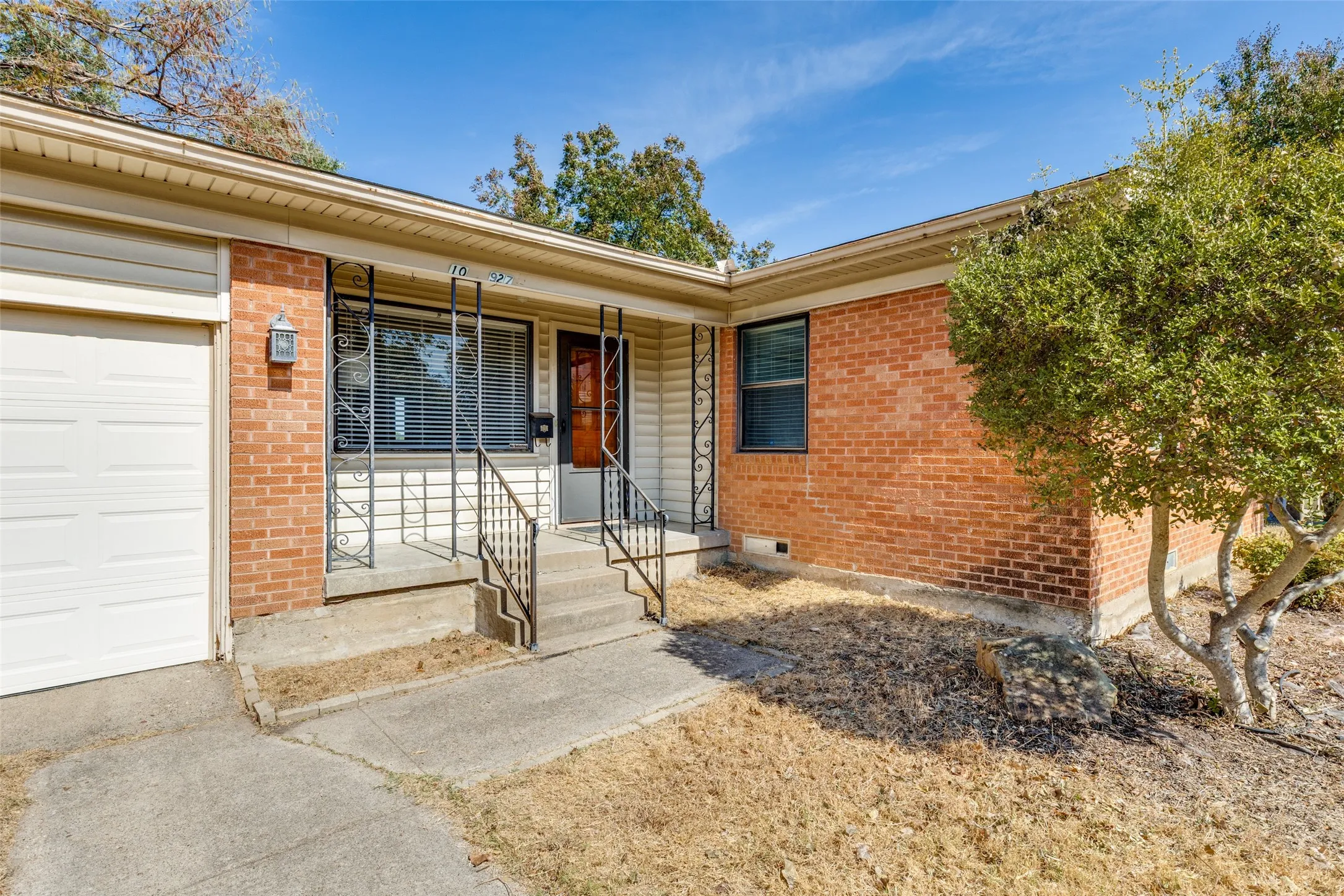 Single Family Residence For Sale in Dallas County , 10927 Dunaway Drive, Dallas, Texas 75228, 3 Bedroom, 2 Bathroom, 1 Garage spaces, 1,188 Sqft, built in 1955, mls#21398605, Real Estate Agent in Dallas, Homes For Sale in Dallas county, Homes For Sale in Dallas, Realtor in Dallas Texas, Real Estate Brokerage Independent Realty Texas, Luminita Cordes Realtor