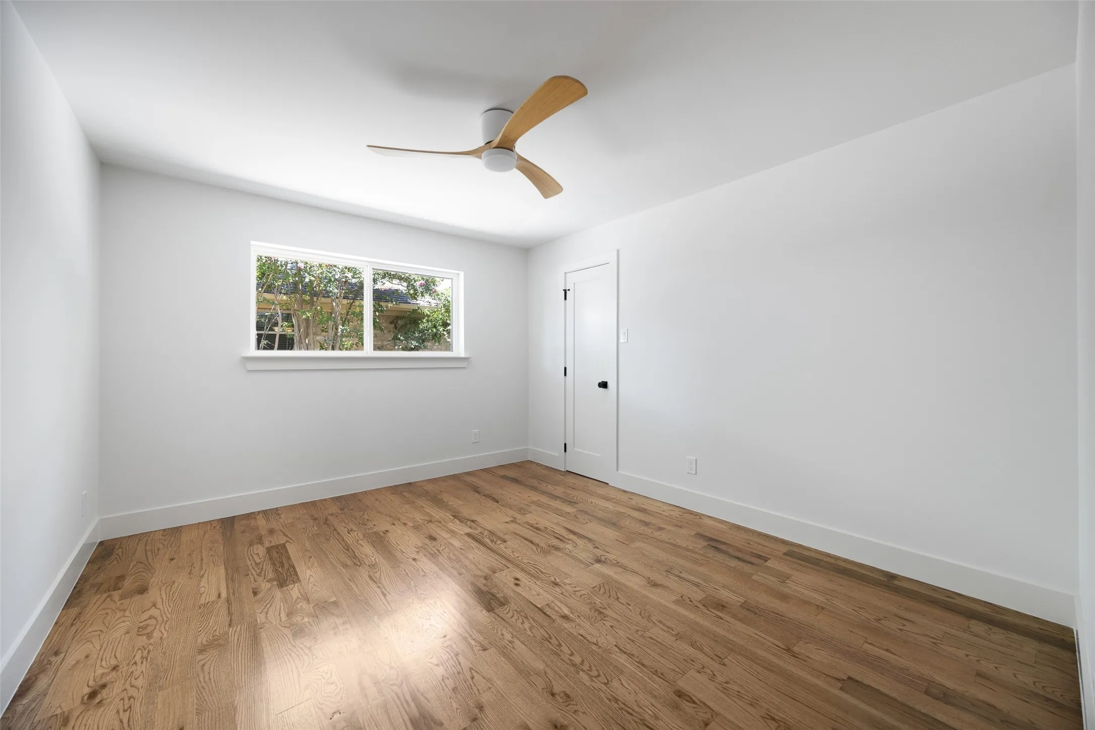 Single Family Residence For Sale in Dallas County , 7122 Winedale Drive, Dallas, Texas 75231, 3 Bedroom, 3 Bathroom, 2 Garage spaces, 2,150 Sqft, built in 1976, mls#21400651, Real Estate Agent in Dallas, Homes For Sale in Dallas county, Homes For Sale in Dallas, Realtor in Dallas Texas, Real Estate Brokerage Independent Realty Texas, Luminita Cordes Realtor