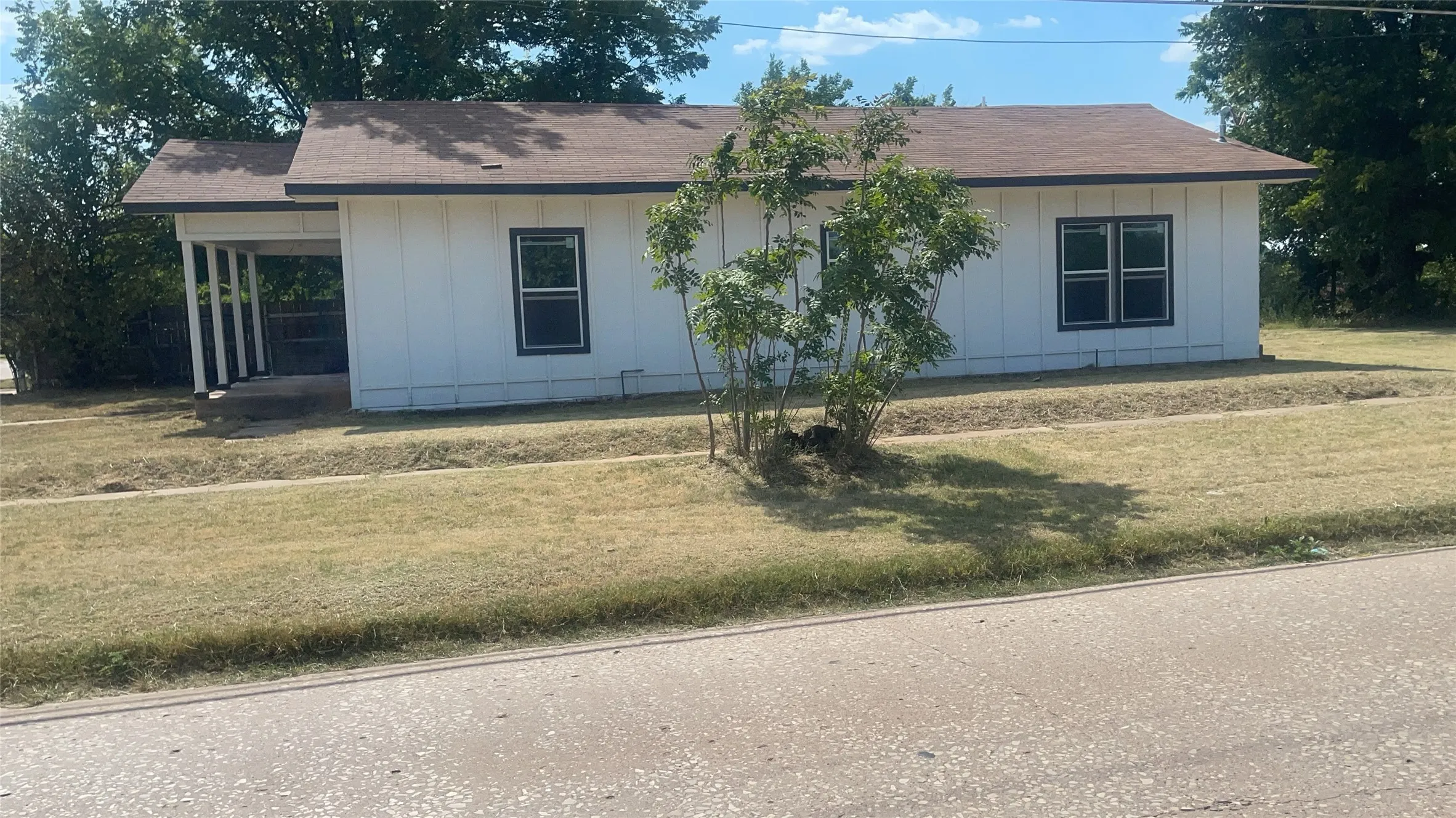 Single Family Residence For Sale in Wichita County , 1300 N 9th Street, Wichita Falls, Texas 76306, 3 Bedroom, 1 Bathroom, Garage spaces, 1,056 Sqft, built in 1920, mls#21363008, Real Estate Agent in Wichita Falls, Homes For Sale in Wichita county, Homes For Sale in Wichita Falls, Realtor in Wichita Falls Texas, Real Estate Brokerage Independent Realty Texas, Luminita Cordes Realtor