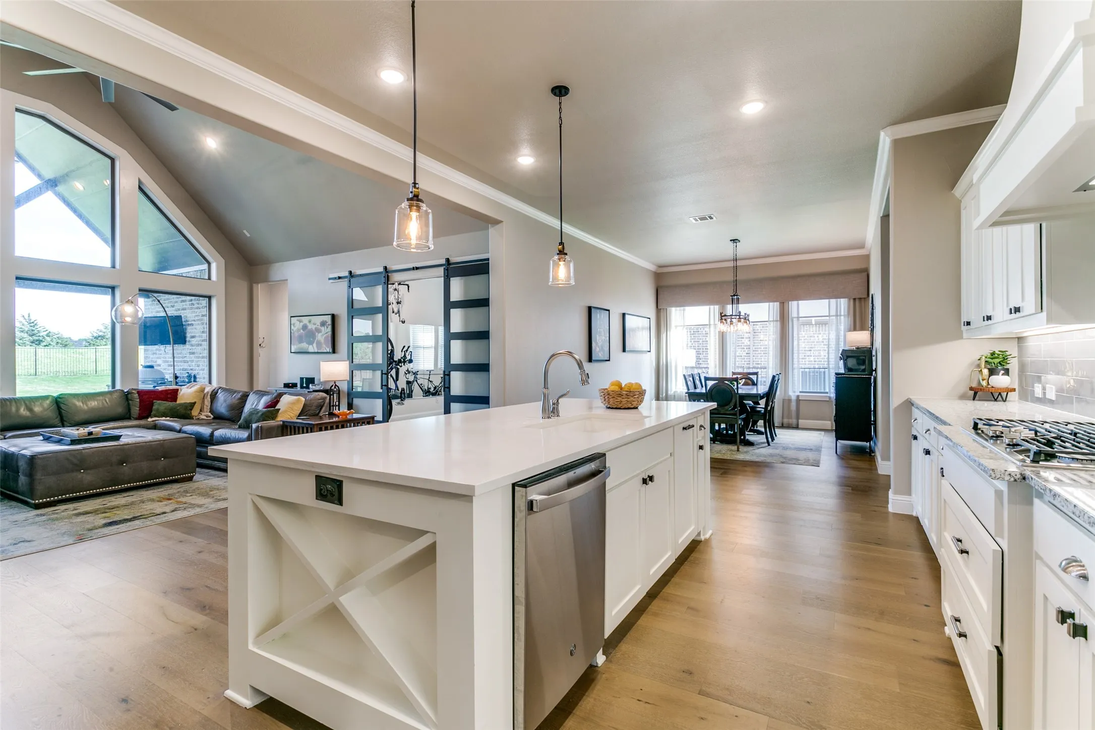 Single Family Residence For Sale in Tarrant County , 12492 Palmer Drive, Fort Worth, Texas 76179, 4 Bedroom, 3 Bathroom, 3 Garage spaces, 3,399 Sqft, built in 2021, mls#21400830, Real Estate Agent in Fort Worth, Homes For Sale in Tarrant county, Homes For Sale in Fort Worth, Realtor in Fort Worth Texas, Real Estate Brokerage Independent Realty Texas, Luminita Cordes Realtor