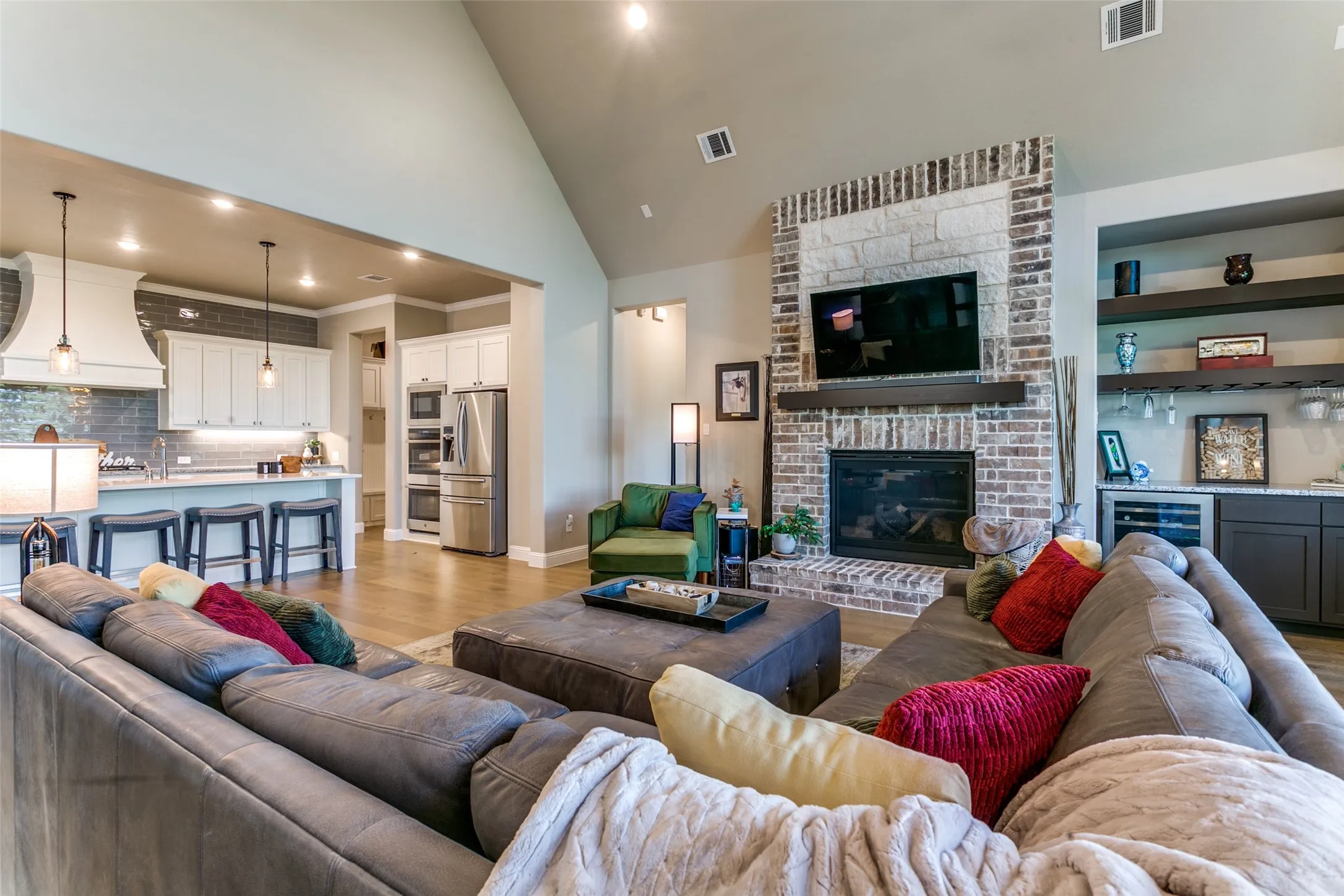 Single Family Residence For Sale in Tarrant County , 12492 Palmer Drive, Fort Worth, Texas 76179, 4 Bedroom, 3 Bathroom, 3 Garage spaces, 3,399 Sqft, built in 2021, mls#21400830, Real Estate Agent in Fort Worth, Homes For Sale in Tarrant county, Homes For Sale in Fort Worth, Realtor in Fort Worth Texas, Real Estate Brokerage Independent Realty Texas, Luminita Cordes Realtor