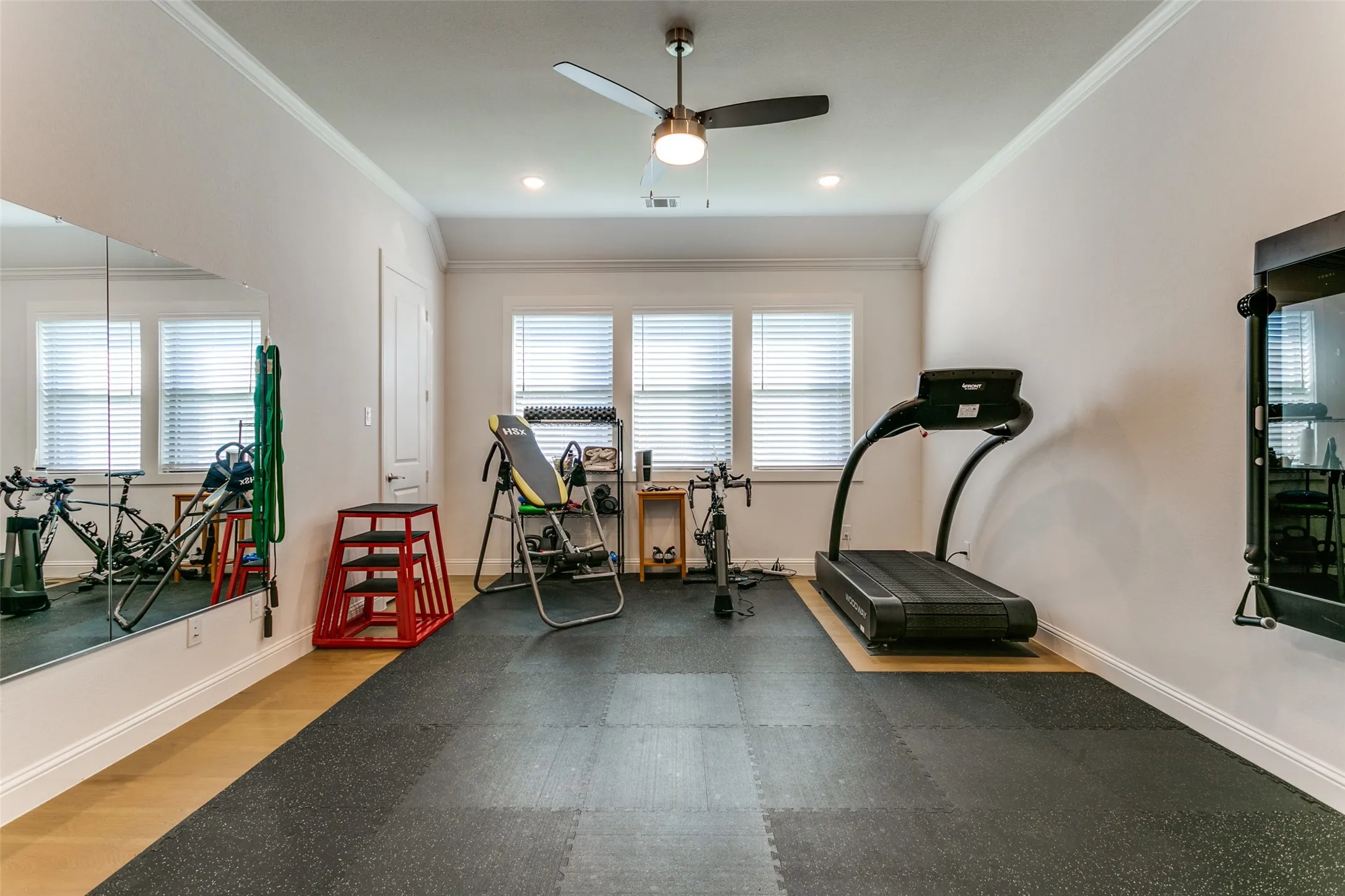 Single Family Residence For Sale in Tarrant County , 12492 Palmer Drive, Fort Worth, Texas 76179, 4 Bedroom, 3 Bathroom, 3 Garage spaces, 3,399 Sqft, built in 2021, mls#21400830, Real Estate Agent in Fort Worth, Homes For Sale in Tarrant county, Homes For Sale in Fort Worth, Realtor in Fort Worth Texas, Real Estate Brokerage Independent Realty Texas, Luminita Cordes Realtor