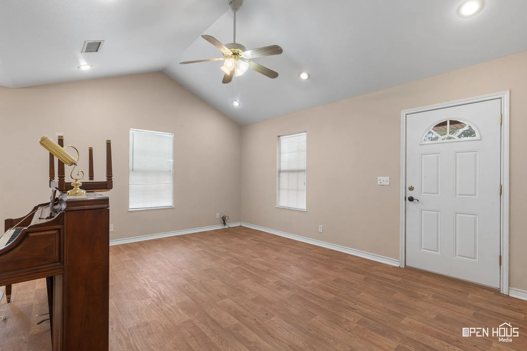 Farm For Sale in Clay County , 2657 FM 171 Road, Byers, Texas 76357, 6 Bedroom, 5 Bathroom, 2 Garage spaces, 2,412 Sqft, built in 2005, mls#21400833, Real Estate Agent in Byers, Homes For Sale in Clay county, Homes For Sale in Byers, Realtor in Byers Texas, Real Estate Brokerage Independent Realty Texas, Luminita Cordes Realtor