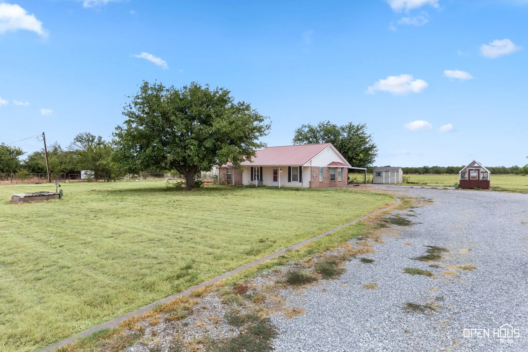Farm For Sale in Clay County , 2657 FM 171 Road, Byers, Texas 76357, 6 Bedroom, 5 Bathroom, 2 Garage spaces, 2,412 Sqft, built in 2005, mls#21400833, Real Estate Agent in Byers, Homes For Sale in Clay county, Homes For Sale in Byers, Realtor in Byers Texas, Real Estate Brokerage Independent Realty Texas, Luminita Cordes Realtor