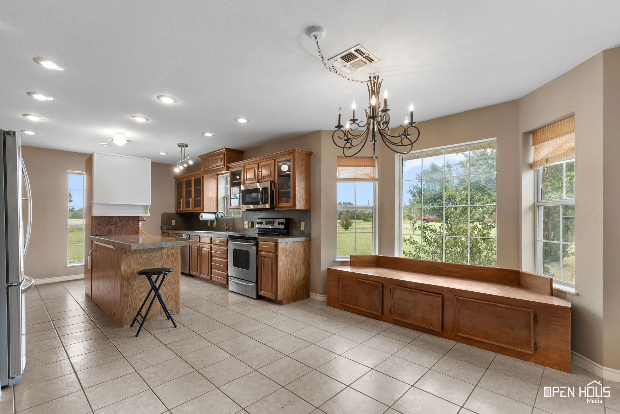 Farm For Sale in Clay County , 2657 FM 171 Road, Byers, Texas 76357, 6 Bedroom, 5 Bathroom, 2 Garage spaces, 2,412 Sqft, built in 2005, mls#21400833, Real Estate Agent in Byers, Homes For Sale in Clay county, Homes For Sale in Byers, Realtor in Byers Texas, Real Estate Brokerage Independent Realty Texas, Luminita Cordes Realtor