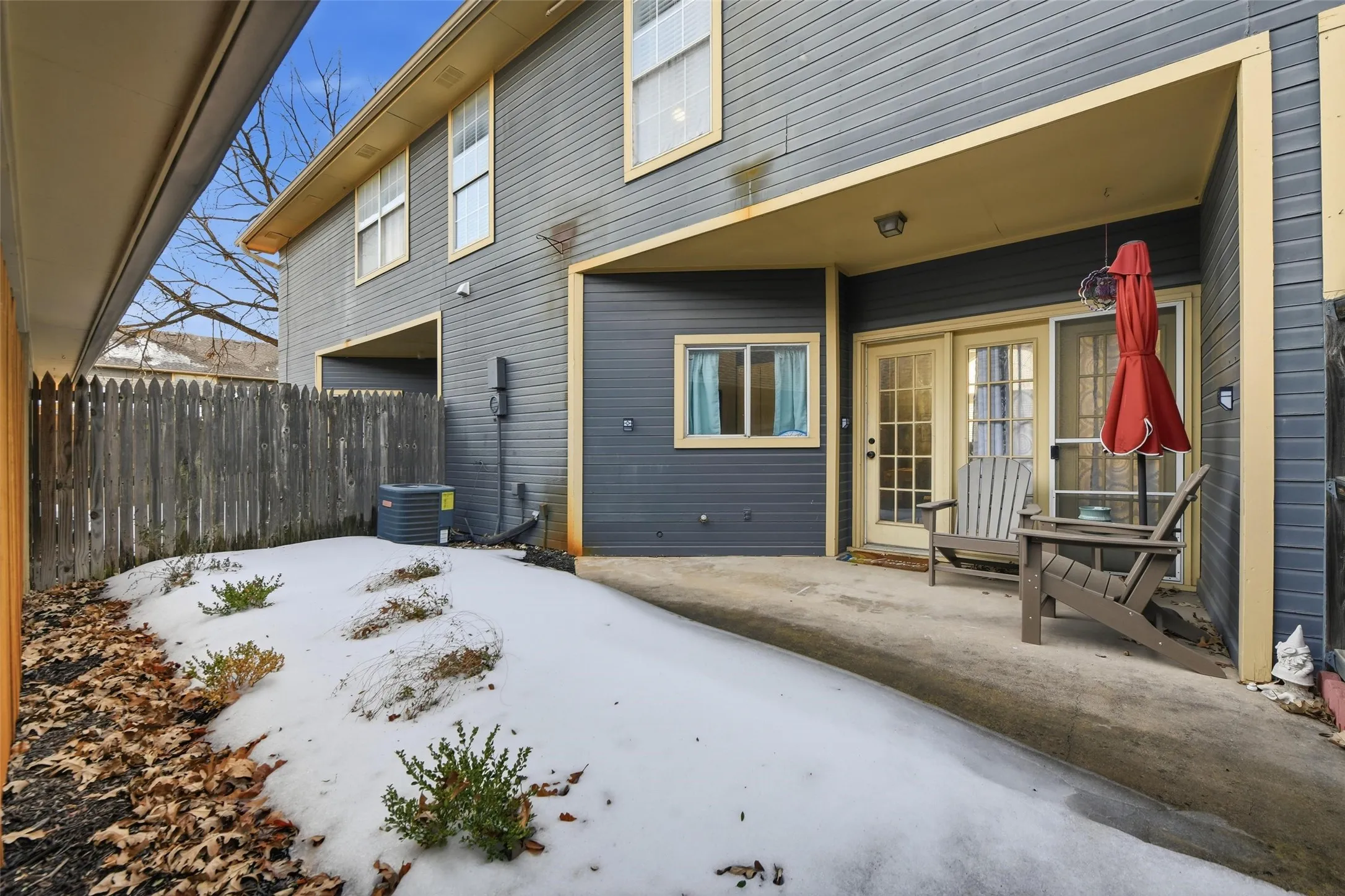Townhouse For Sale in Denton County , 3344 Ashcroft Lane, Denton, Texas 76207, 1 Bedroom, 2 Bathroom, 2 Garage spaces, 1,231 Sqft, built in 1985, mls#21400275, Real Estate Agent in Denton, Homes For Sale in Denton county, Homes For Sale in Denton, Realtor in Denton Texas, Real Estate Brokerage Independent Realty Texas, Luminita Cordes Realtor
