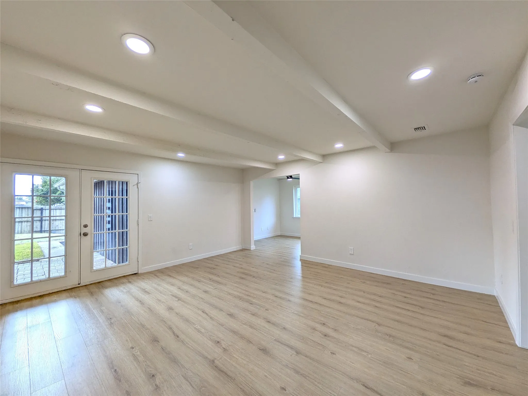 Single Family Residence For Rent in Collin County , 1400 Oakhill Drive, Plano, Texas 75075, 3 Bedroom, 2 Bathroom, 2 Garage spaces, 1,490 Sqft, built in 1963, mls#21400835, Real Estate Agent in Plano, Homes For Rent in Collin county, Homes For Rent in Plano, Realtor in Plano Texas, Real Estate Brokerage Independent Realty Texas, Luminita Cordes Realtor