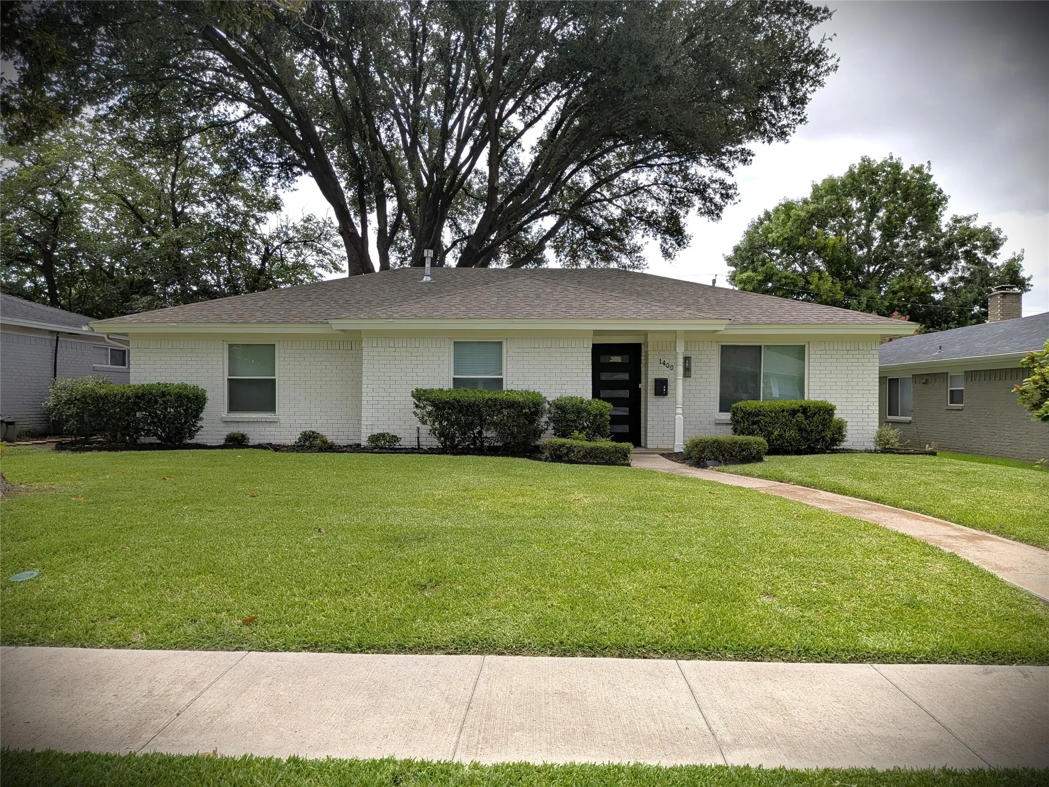Single Family Residence For Rent in Collin County , 1400 Oakhill Drive, Plano, Texas 75075, 3 Bedroom, 2 Bathroom, 2 Garage spaces, 1,490 Sqft, built in 1963, mls#21400835, Real Estate Agent in Plano, Homes For Rent in Collin county, Homes For Rent in Plano, Realtor in Plano Texas, Real Estate Brokerage Independent Realty Texas, Luminita Cordes Realtor