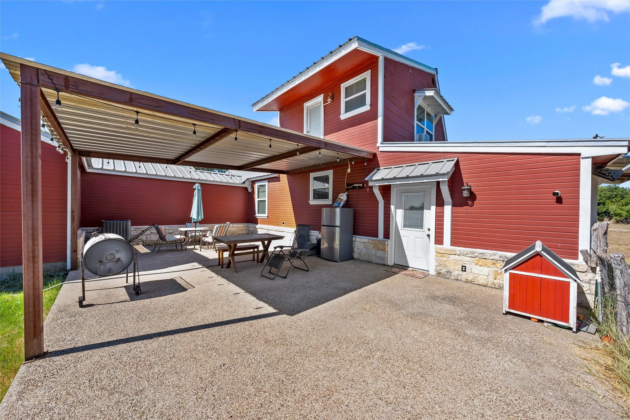 Single Family Residence For Sale in Mc Lennan County , 518 Warren Road, Lorena, Texas 76655, 4 Bedroom, 2 Bathroom, 2 Garage spaces, 2,260 Sqft, built in 1983, mls#21397740, Real Estate Agent in Lorena, Homes For Sale in Mc Lennan county, Homes For Sale in Lorena, Realtor in Lorena Texas, Real Estate Brokerage Independent Realty Texas, Luminita Cordes Realtor