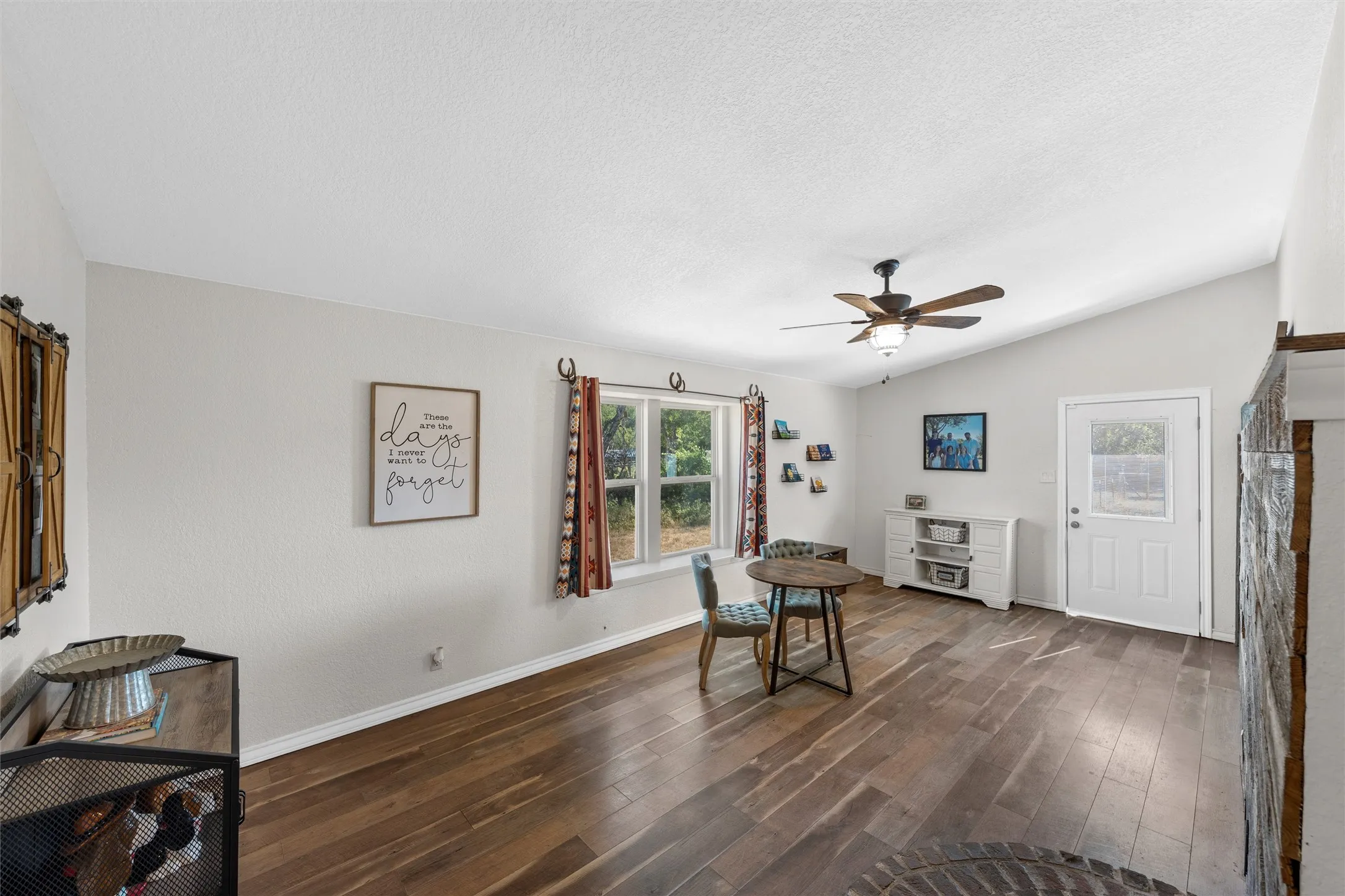 Single Family Residence For Sale in Mc Lennan County , 518 Warren Road, Lorena, Texas 76655, 4 Bedroom, 2 Bathroom, 2 Garage spaces, 2,260 Sqft, built in 1983, mls#21397740, Real Estate Agent in Lorena, Homes For Sale in Mc Lennan county, Homes For Sale in Lorena, Realtor in Lorena Texas, Real Estate Brokerage Independent Realty Texas, Luminita Cordes Realtor