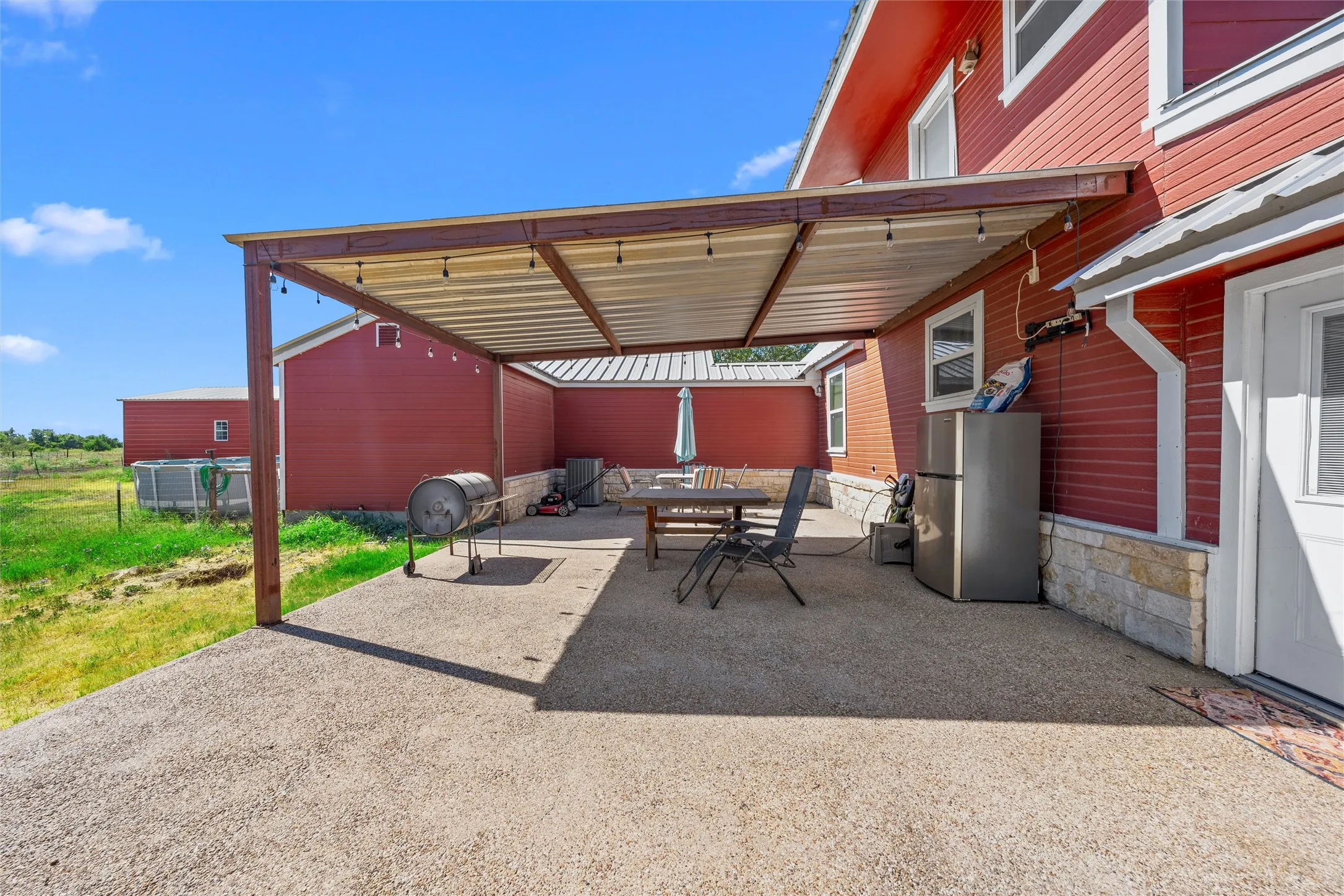 Single Family Residence For Sale in Mc Lennan County , 518 Warren Road, Lorena, Texas 76655, 4 Bedroom, 2 Bathroom, 2 Garage spaces, 2,260 Sqft, built in 1983, mls#21397740, Real Estate Agent in Lorena, Homes For Sale in Mc Lennan county, Homes For Sale in Lorena, Realtor in Lorena Texas, Real Estate Brokerage Independent Realty Texas, Luminita Cordes Realtor