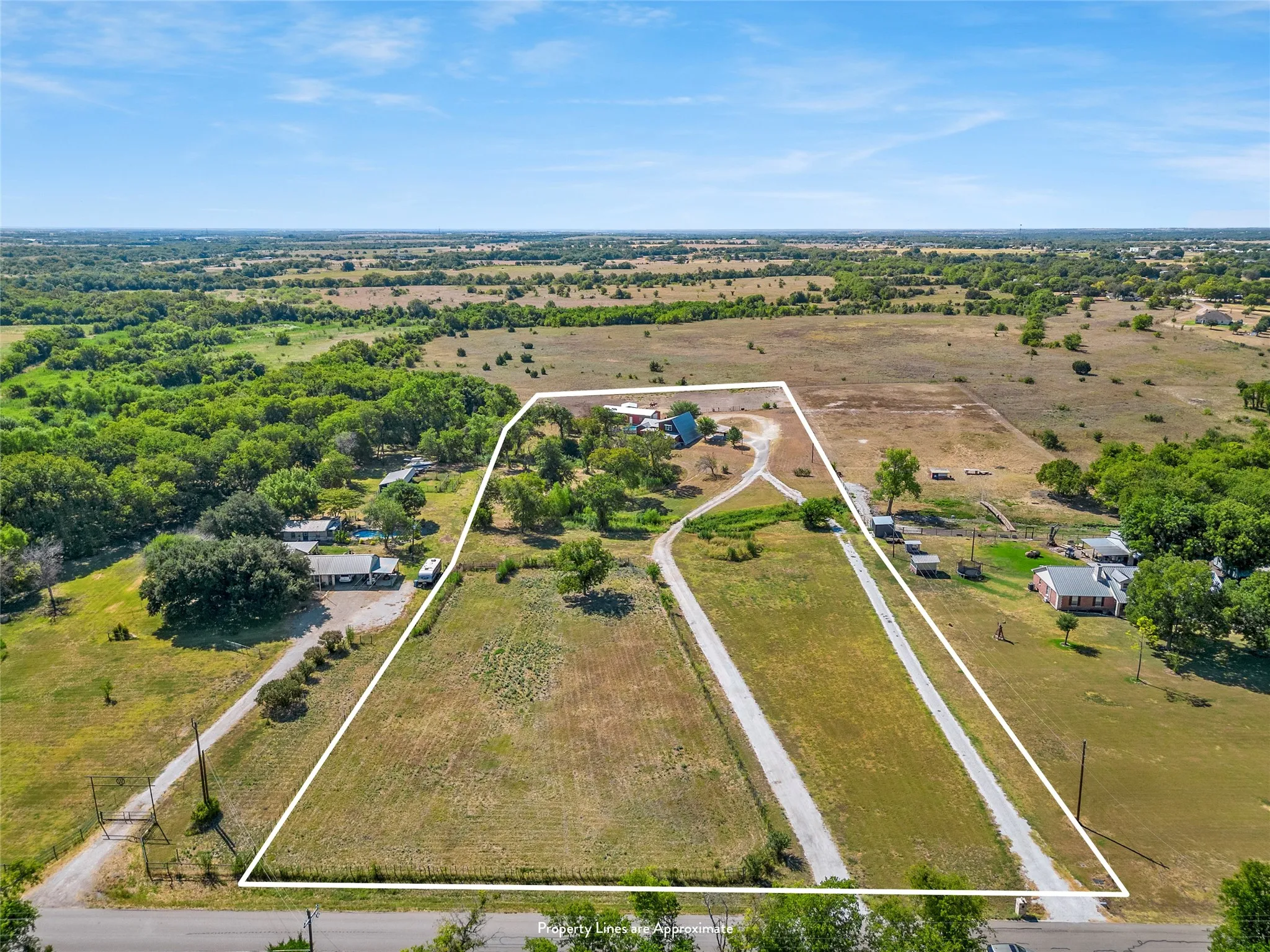 Single Family Residence For Sale in Mc Lennan County , 518 Warren Road, Lorena, Texas 76655, 4 Bedroom, 2 Bathroom, 2 Garage spaces, 2,260 Sqft, built in 1983, mls#21397740, Real Estate Agent in Lorena, Homes For Sale in Mc Lennan county, Homes For Sale in Lorena, Realtor in Lorena Texas, Real Estate Brokerage Independent Realty Texas, Luminita Cordes Realtor